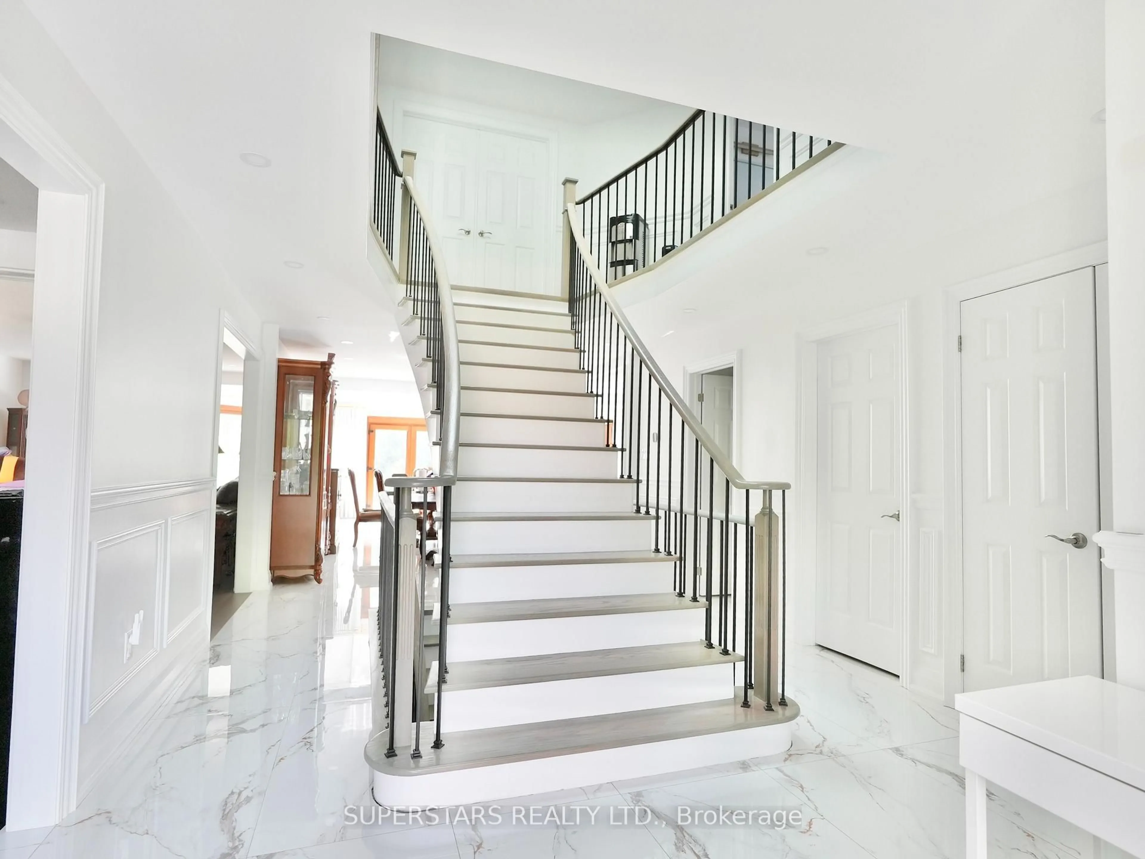 Stairs for 34 Loweswater Ave, Markham Ontario L3R 7W5