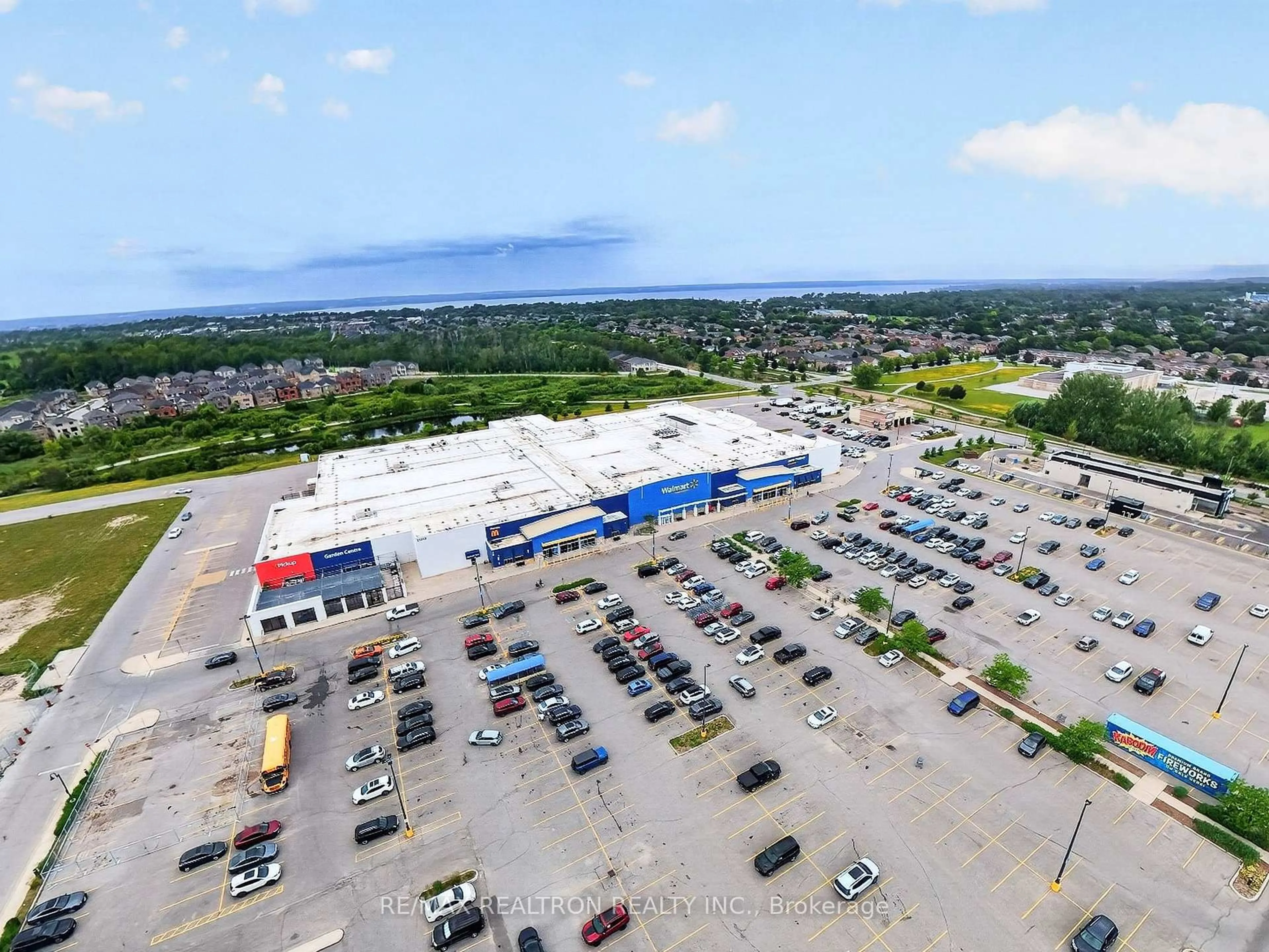 A pic from outside/outdoor area/front of a property/back of a property/a pic from drone, unknown for 110 Glenwoods Ave, Georgina Ontario L4P 3E9