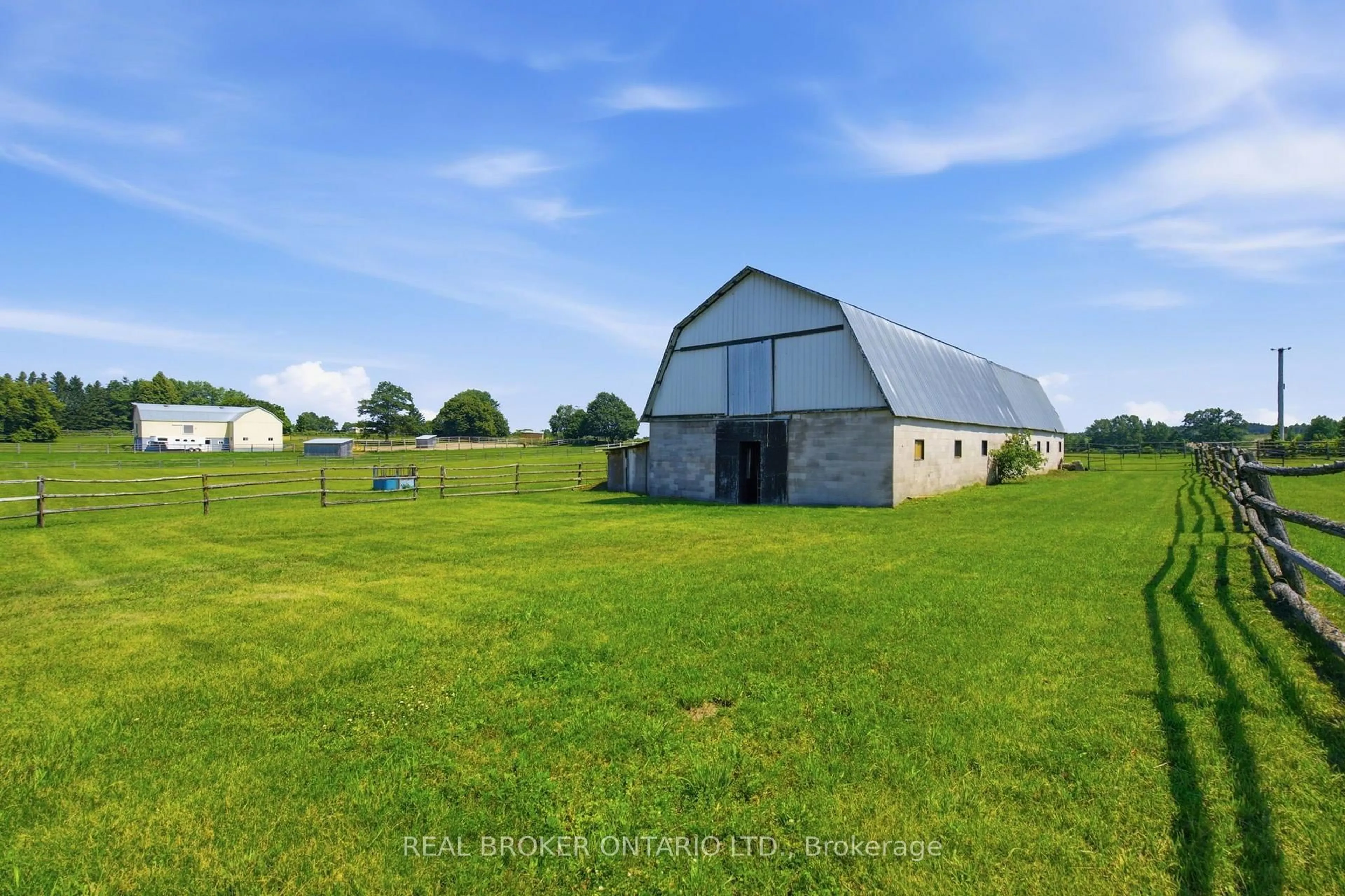 A pic from outside/outdoor area/front of a property/back of a property/a pic from drone, building for 785 Reid Rd, Uxbridge Ontario L9P 1R4