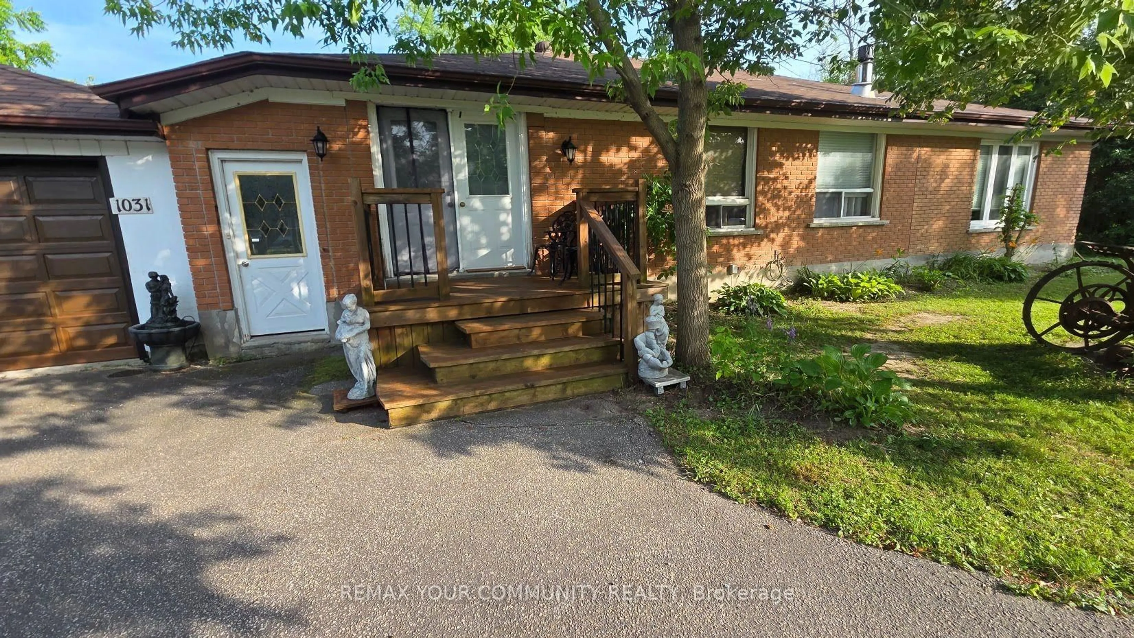 Unknown for 1031 Metro Rd, Georgina Ontario L4P 3E9