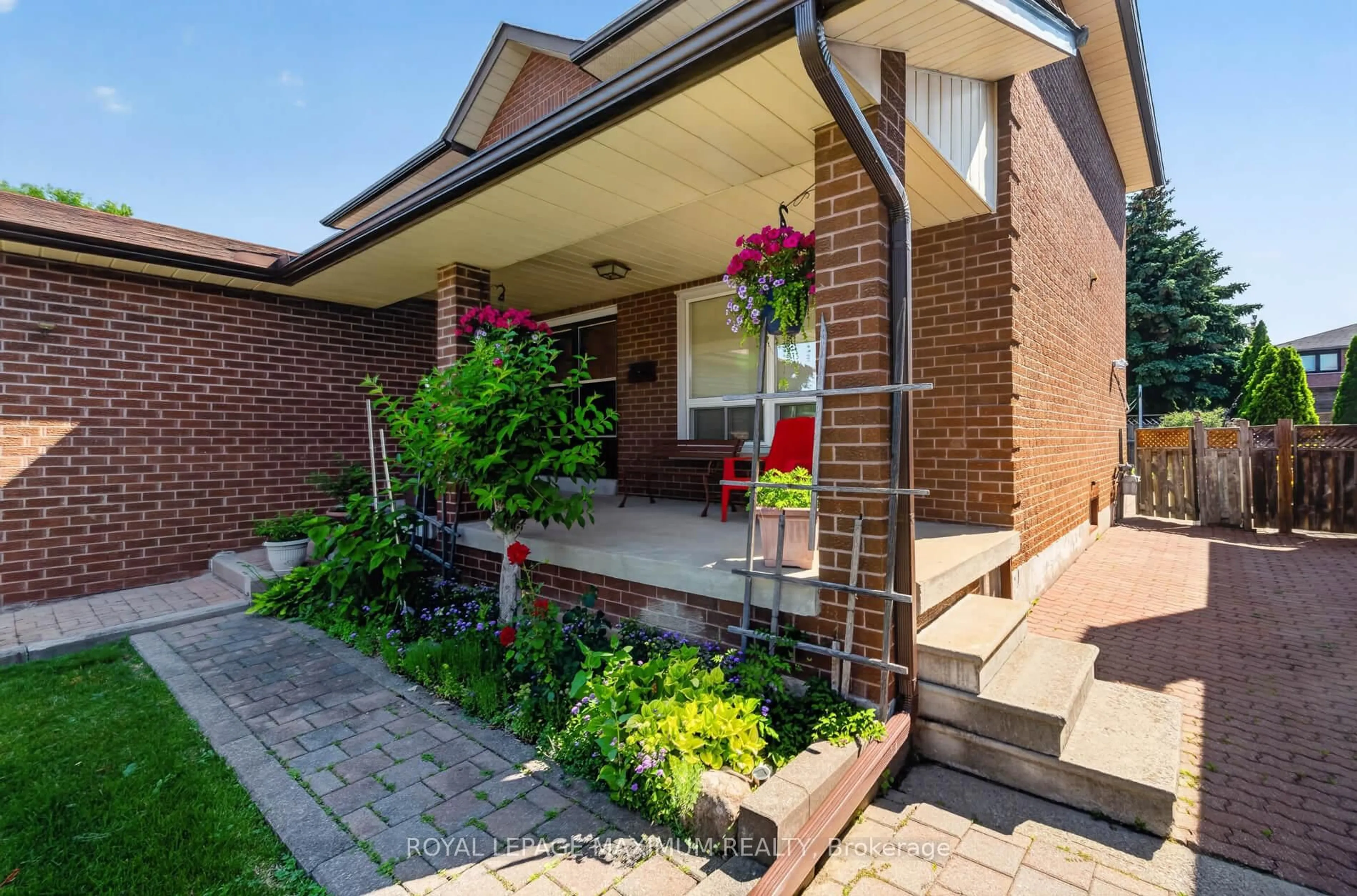 Home with brick exterior material, street for 162 Wigwoss Dr, Vaughan Ontario L4L 2R2
