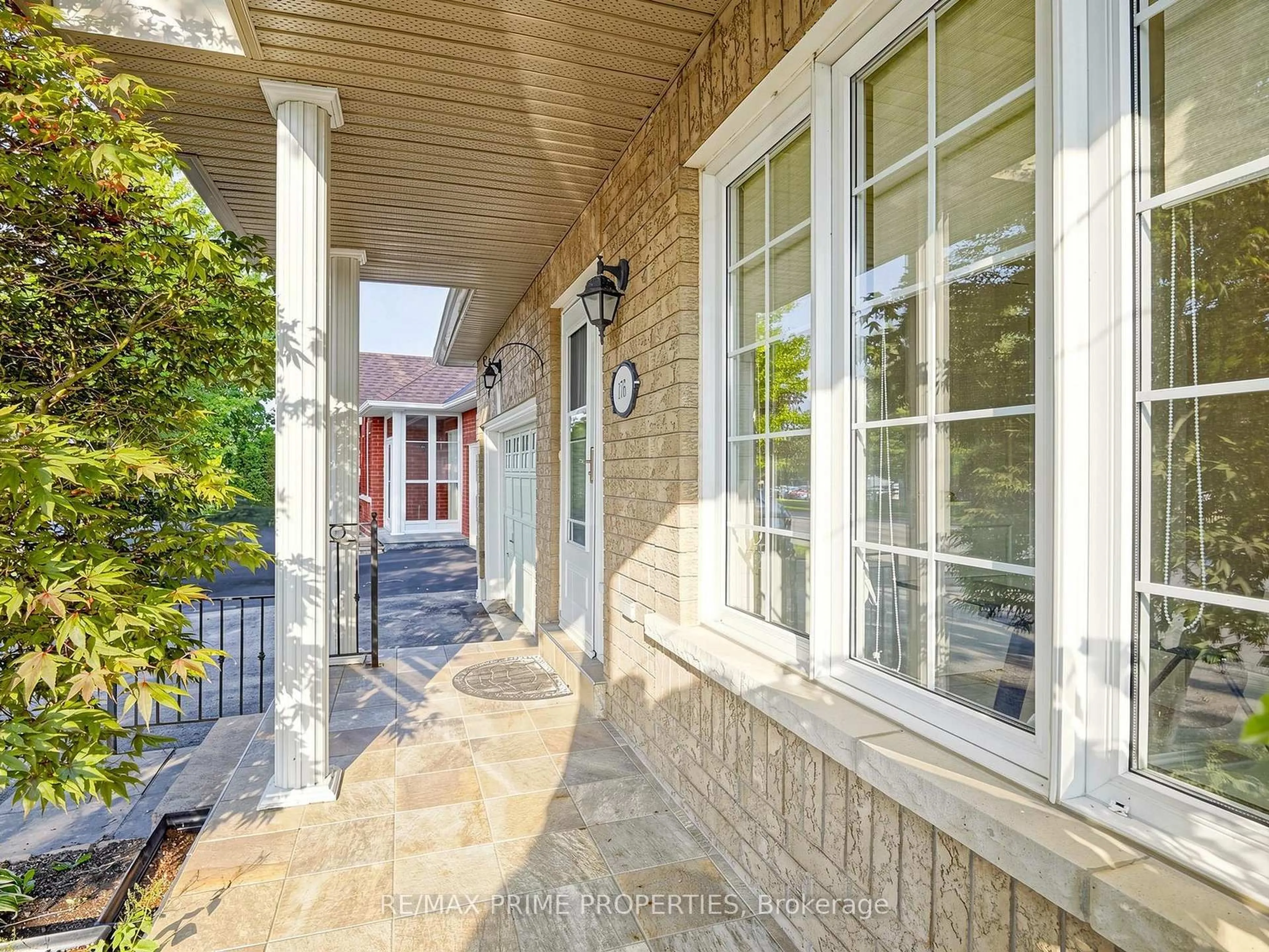Unknown for 176 Sawmill Valley Dr, Newmarket Ontario L3X 2V7