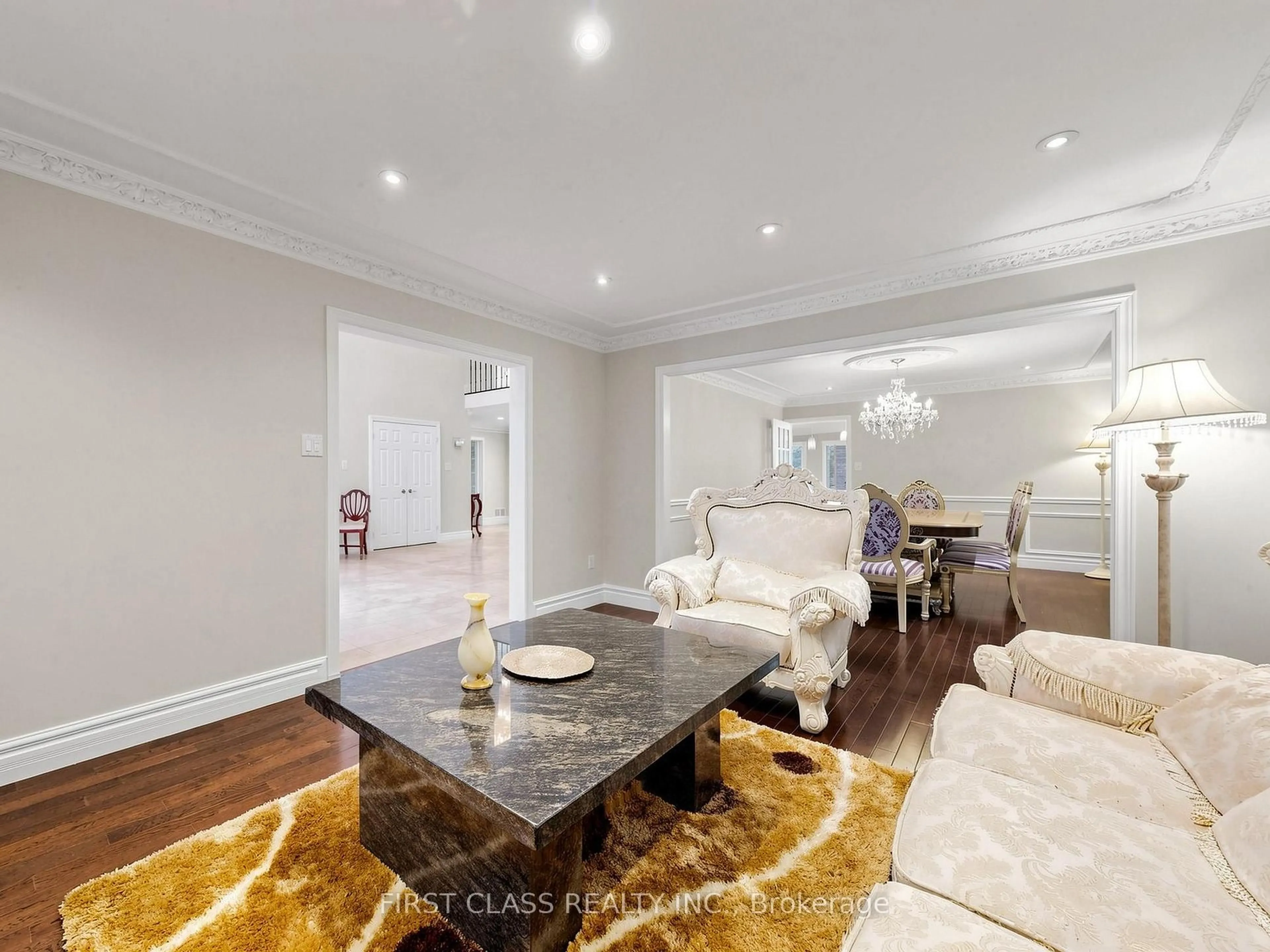 Living room with furniture, unknown for 9 Westpoint Crt, Richmond Hill Ontario L4B 2V6