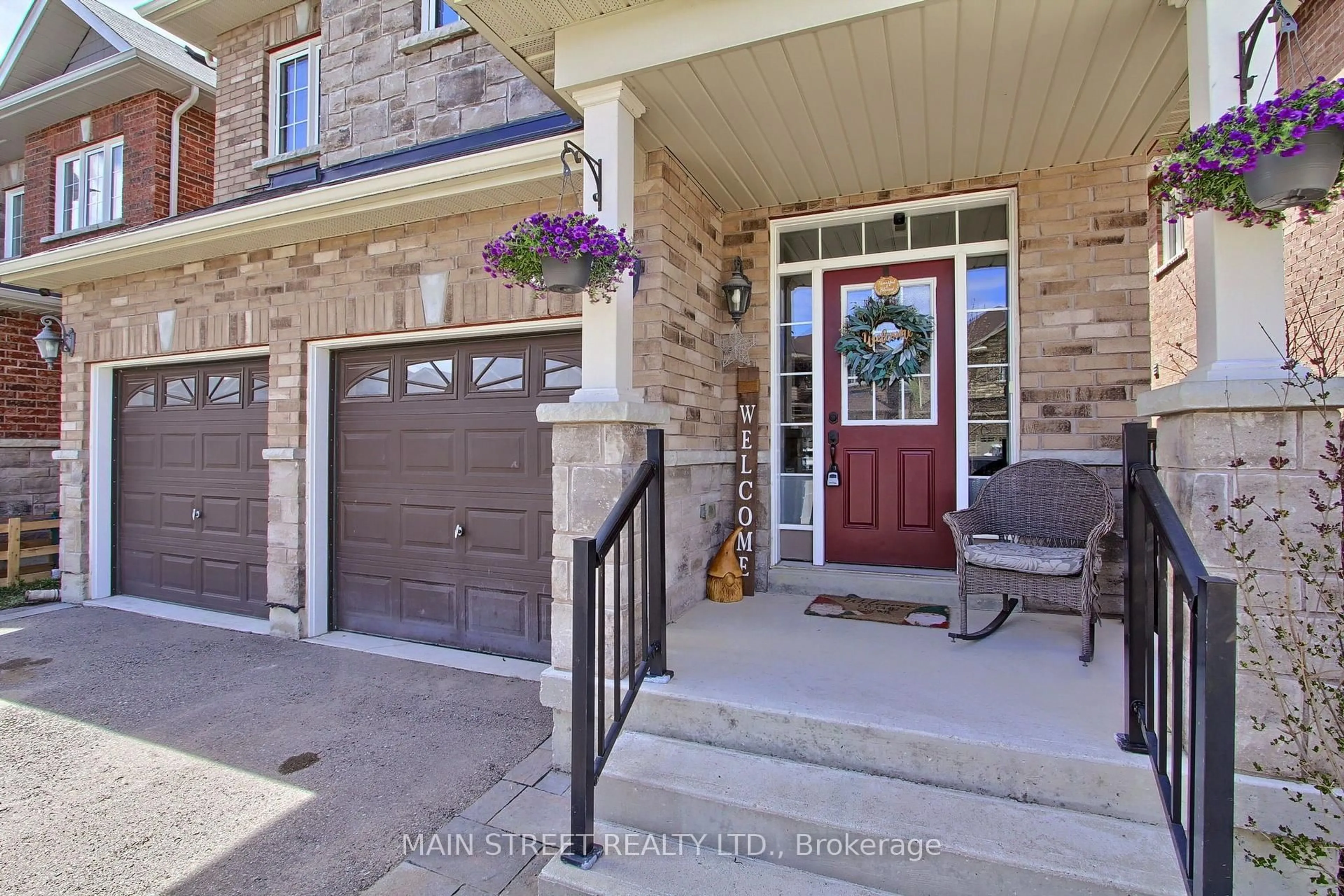 Indoor entryway for 42 Prosser Cres, Georgina Ontario L0E 1R0