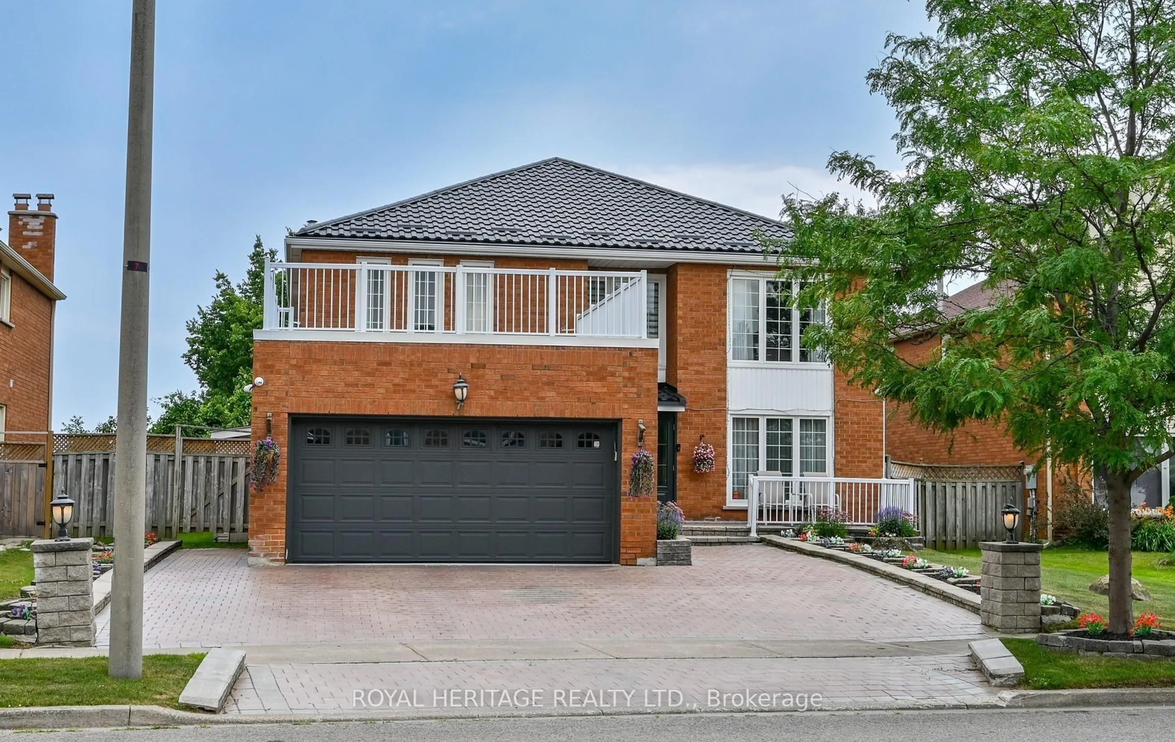Home with brick exterior material, street for 7 Kimbark Cres, Markham Ontario L3R 8P7