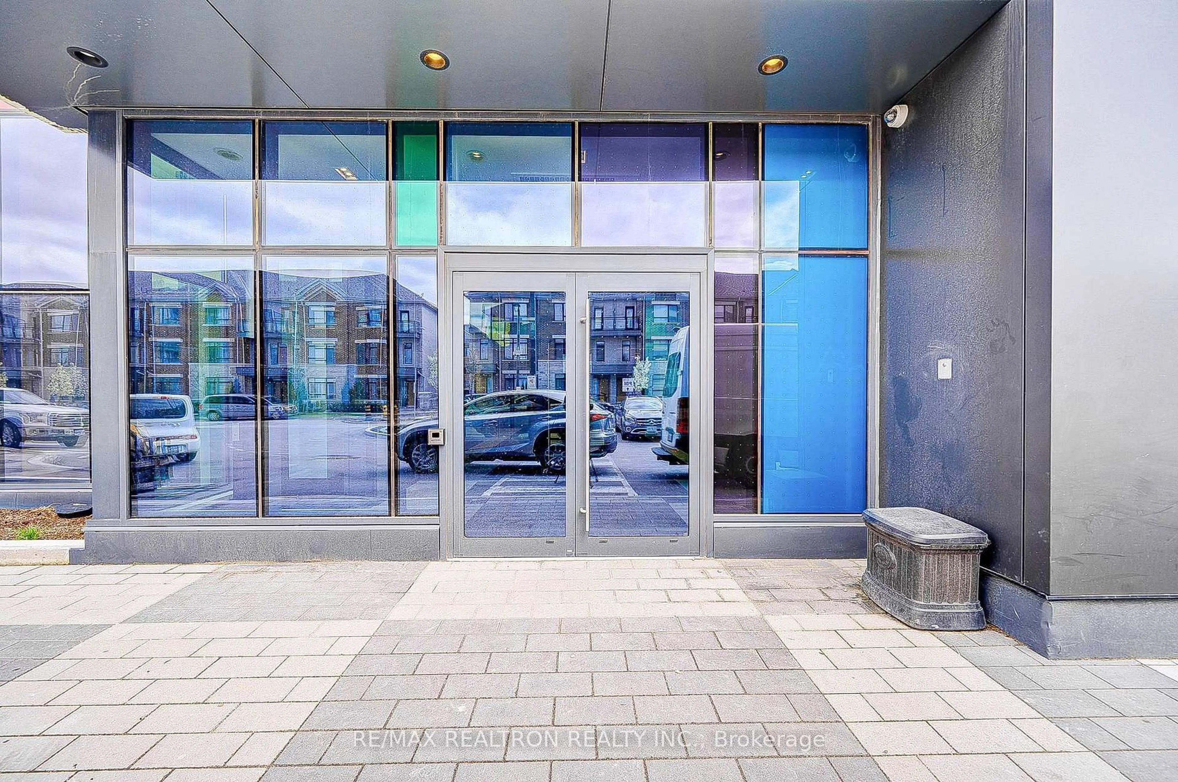 Indoor foyer for 12 Gandhi Lane #3607, Markham Ontario L3T 0G8