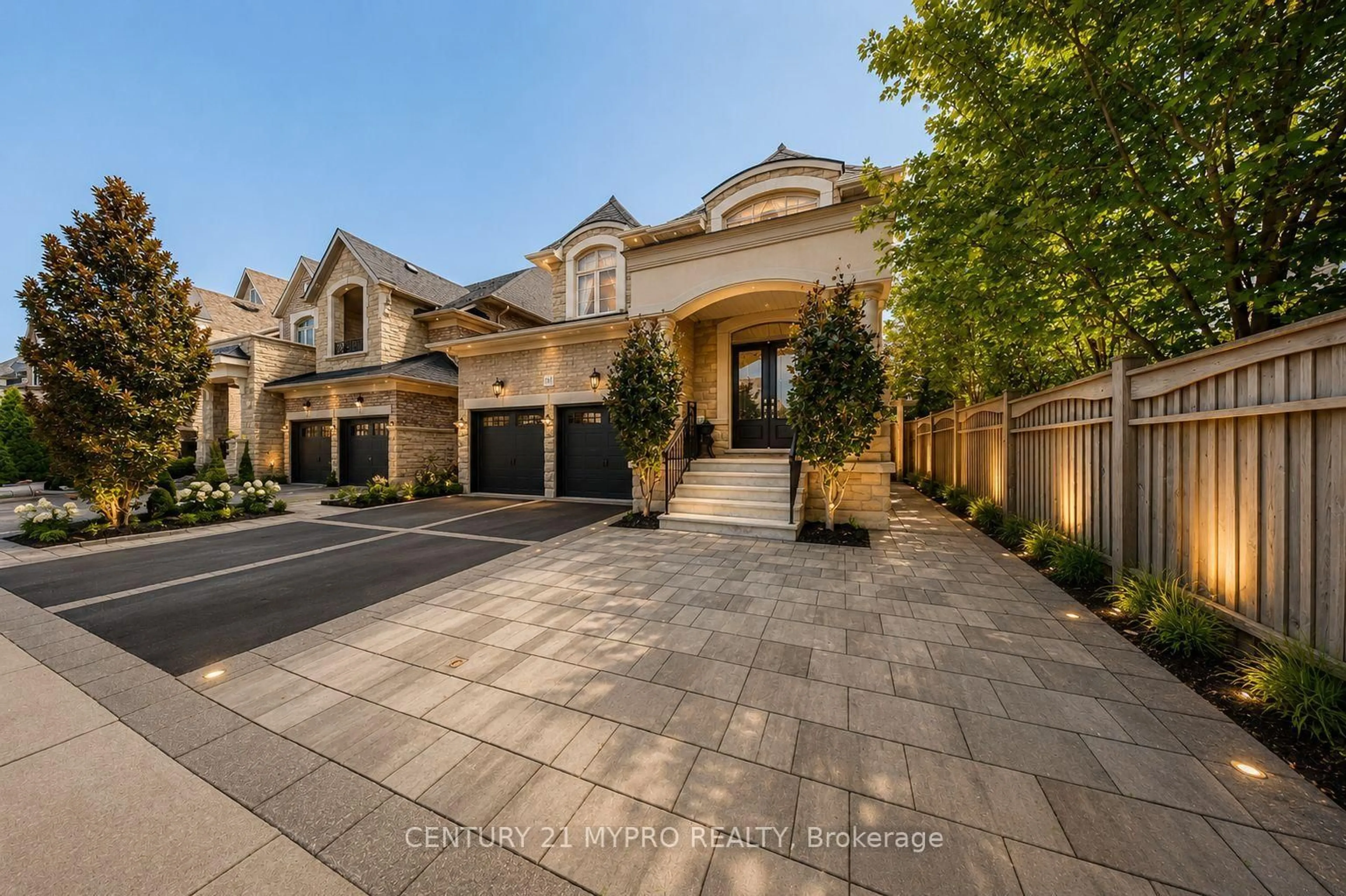 Unknown for 107 Hailsham Crt, Vaughan Ontario L4L 1A6