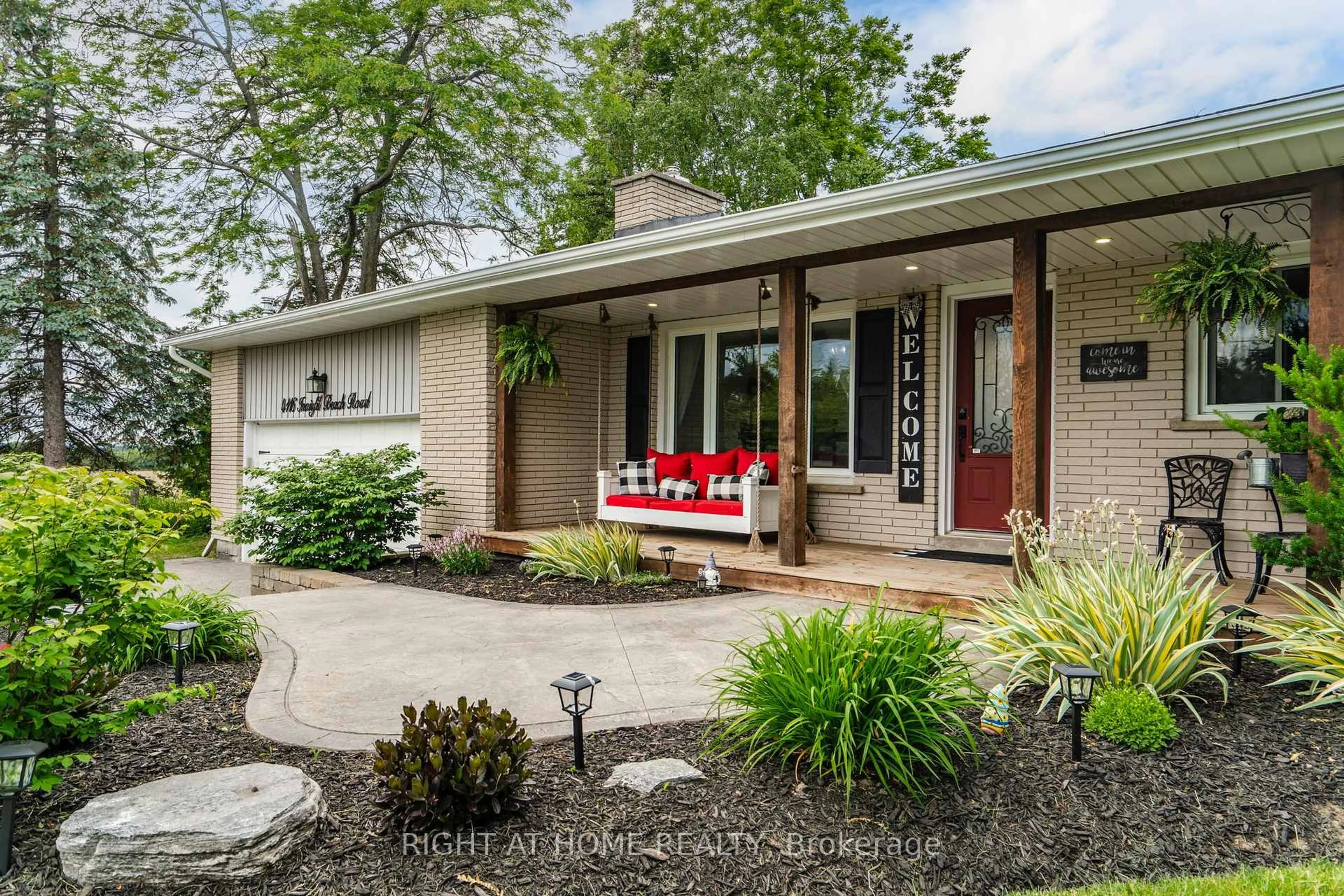 Home with brick exterior material, street for 4116 Innisfil Beach Rd, Innisfil Ontario L9S 3K3