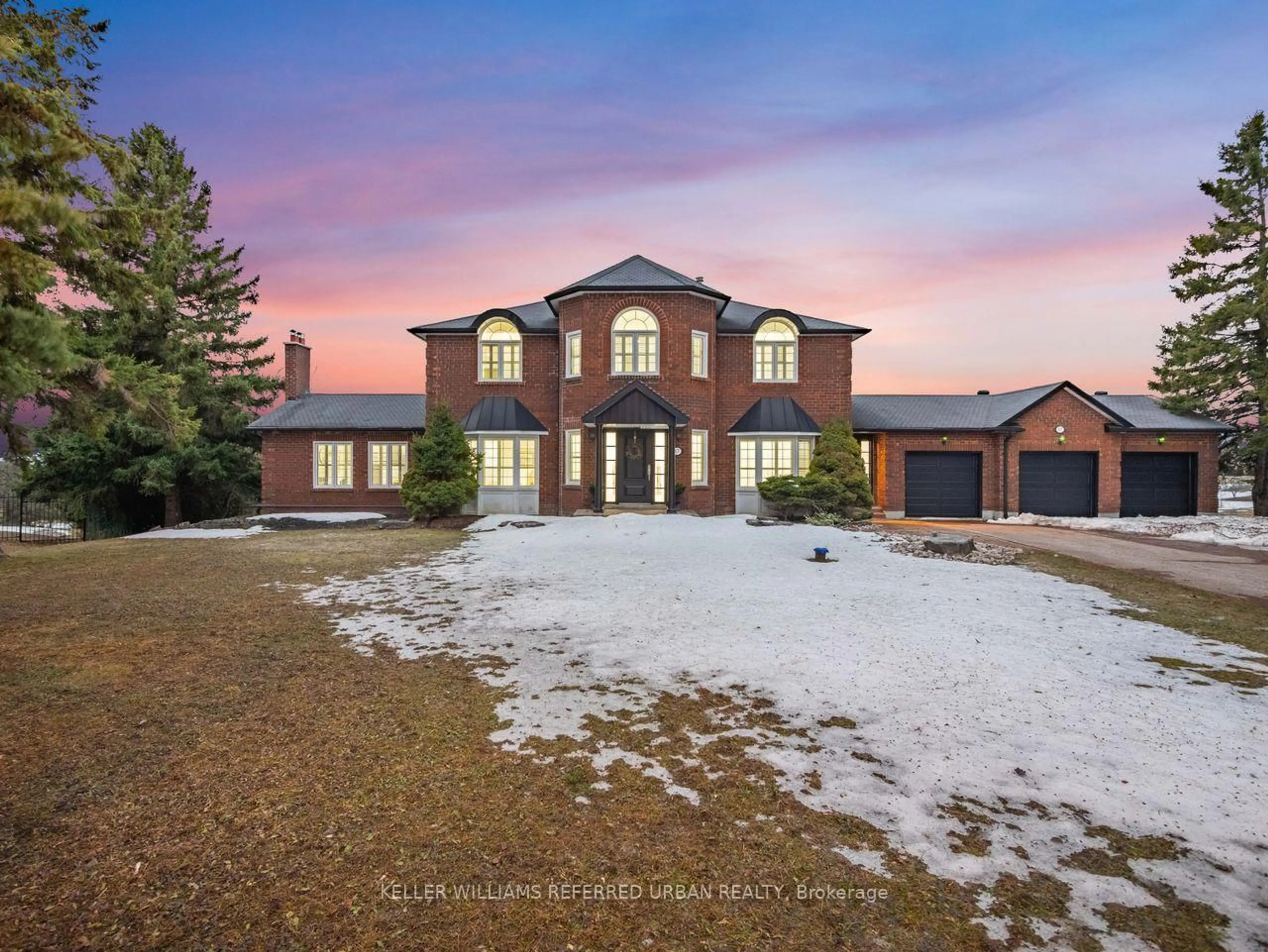 A pic from outside/outdoor area/front of a property/back of a property/a pic from drone, mountain view for 17 Sleepy Hollow Lane, Whitchurch-Stouffville Ontario L4A 3G7