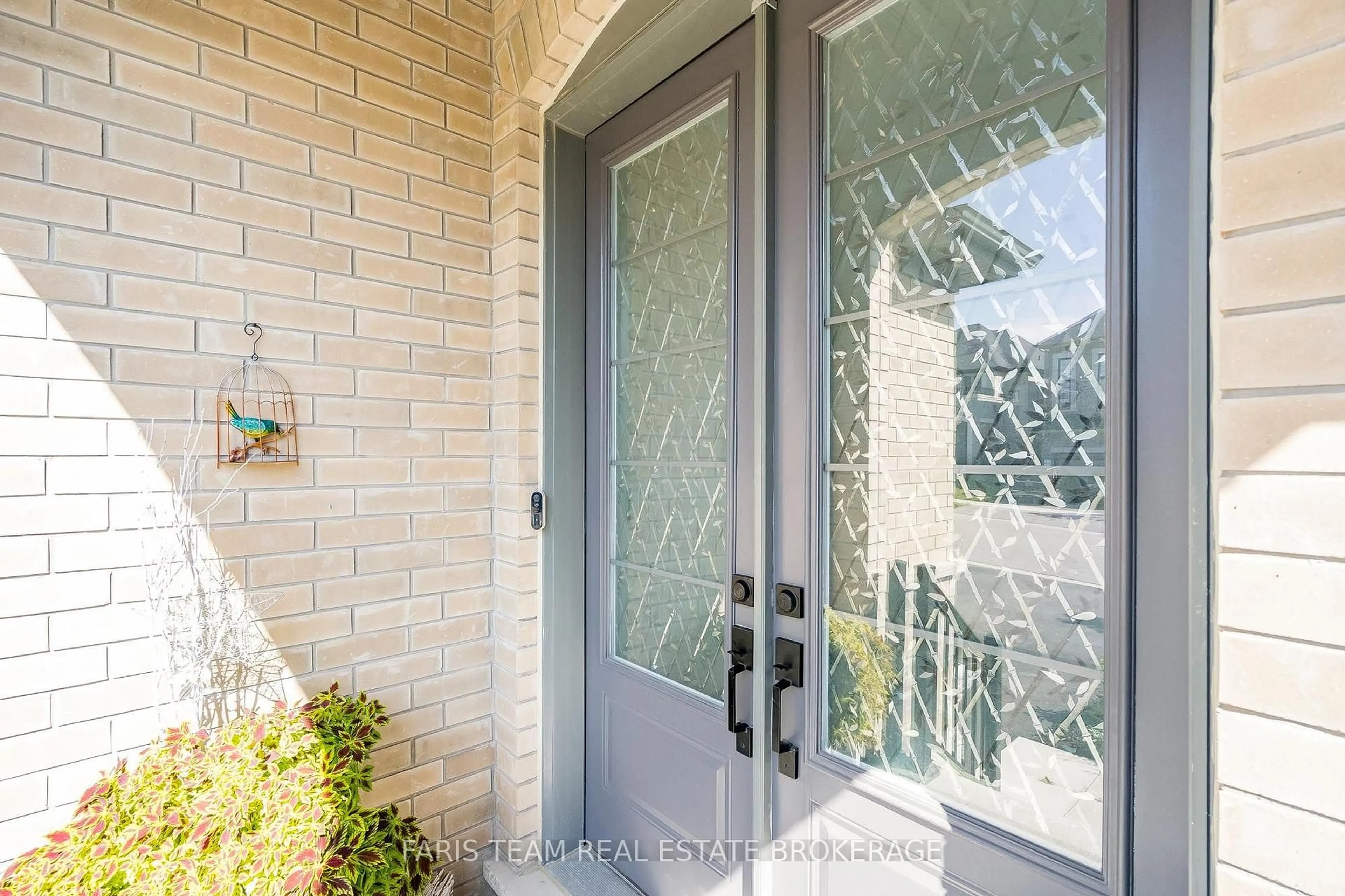 Indoor entryway for 1352 Blackmore St, Innisfil Ontario L9S 0P2