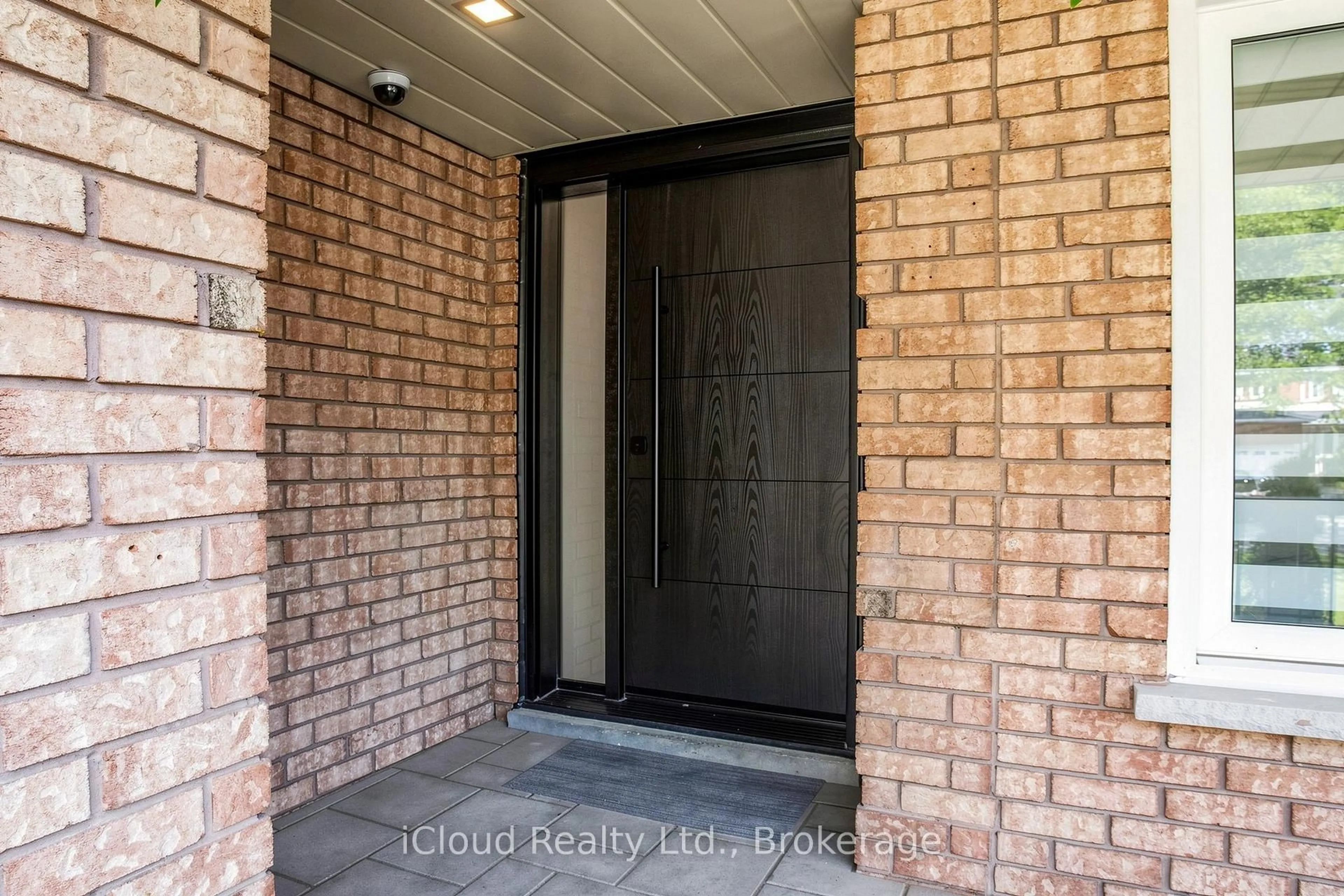 Indoor entryway for 15 San Marko Pl, Vaughan Ontario L4L 7M6