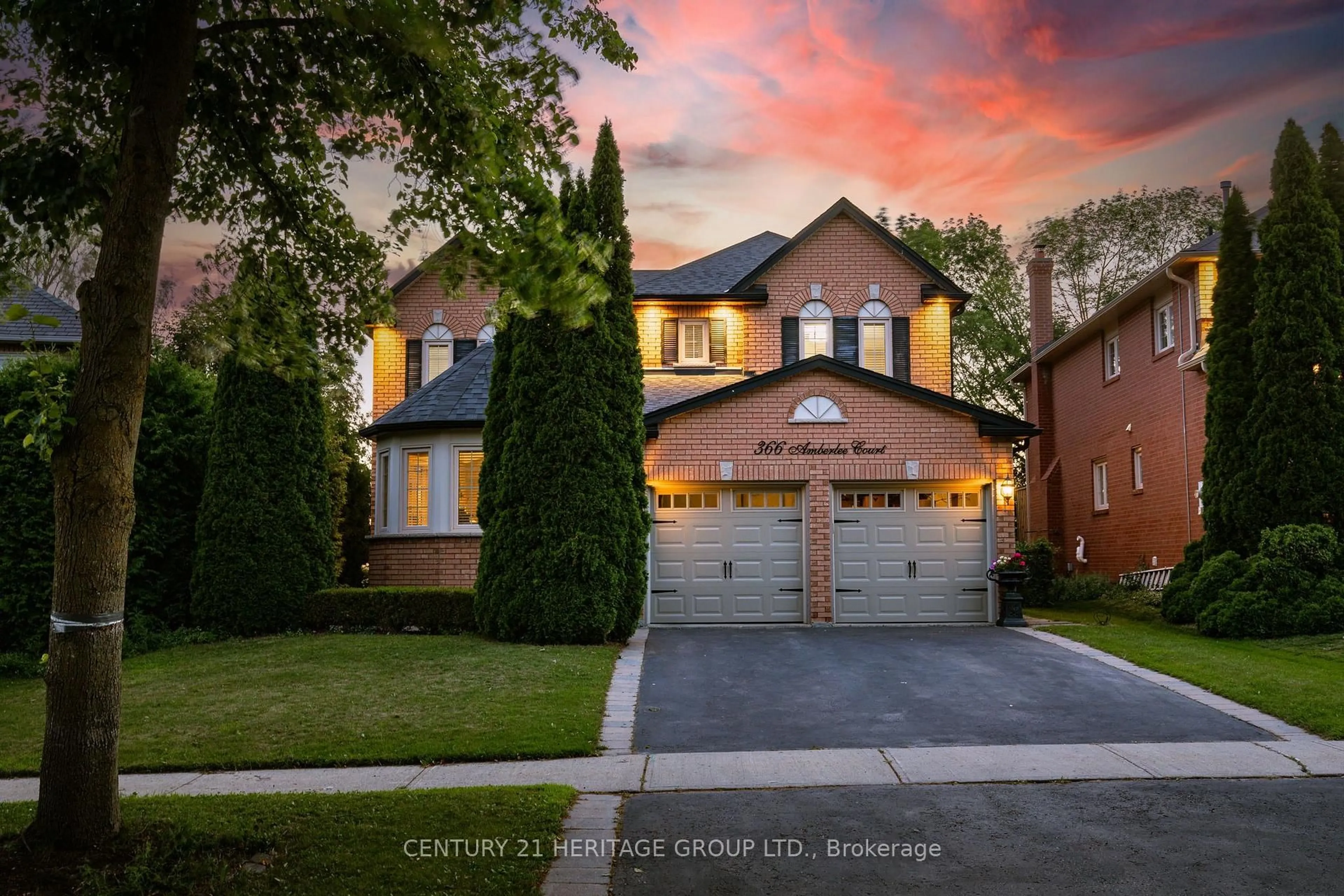 Home with brick exterior material, street for 366 Amberlee Crt, Newmarket Ontario L3X 1E7