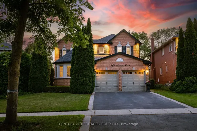 366 Amberlee Crt, Newmarket 3