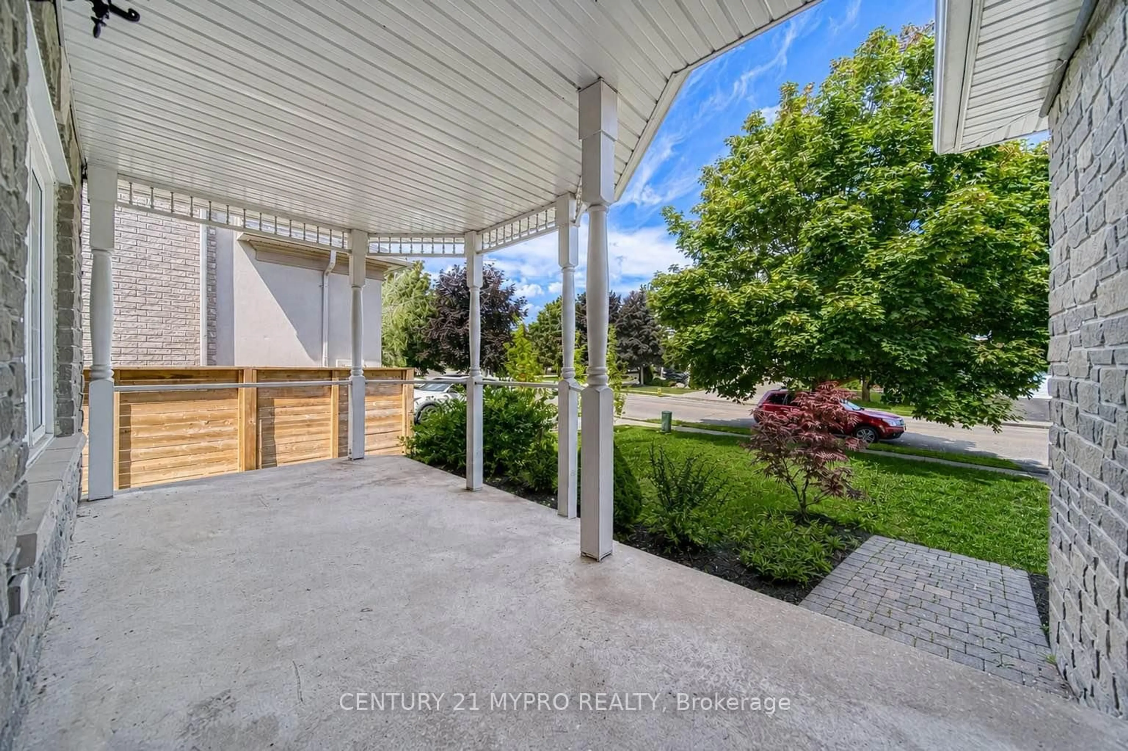 Patio, unknown for 98 Leyburn Ave, Richmond Hill Ontario L4C 0J6