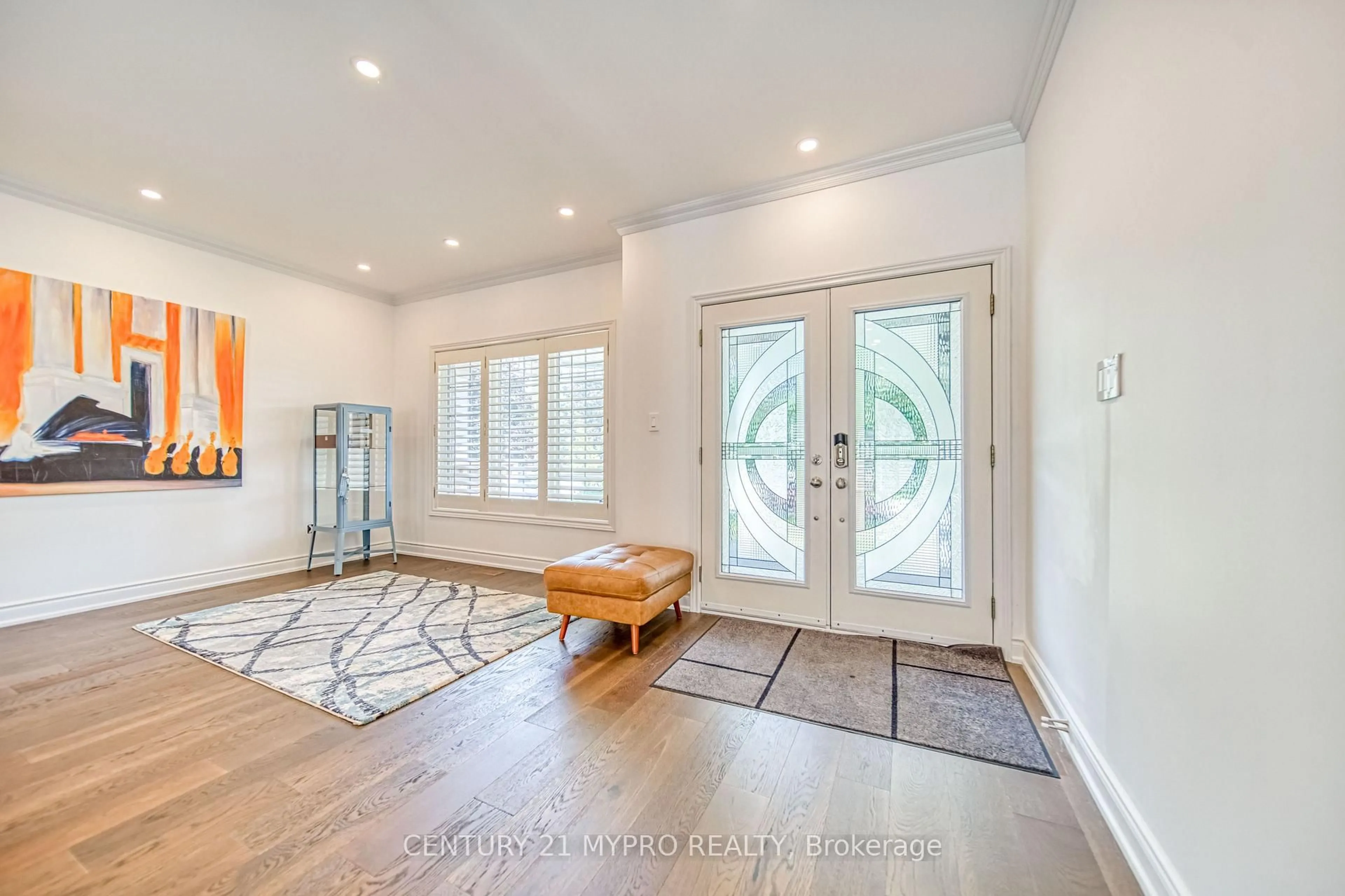 Indoor entryway for 98 Leyburn Ave, Richmond Hill Ontario L4C 0J6