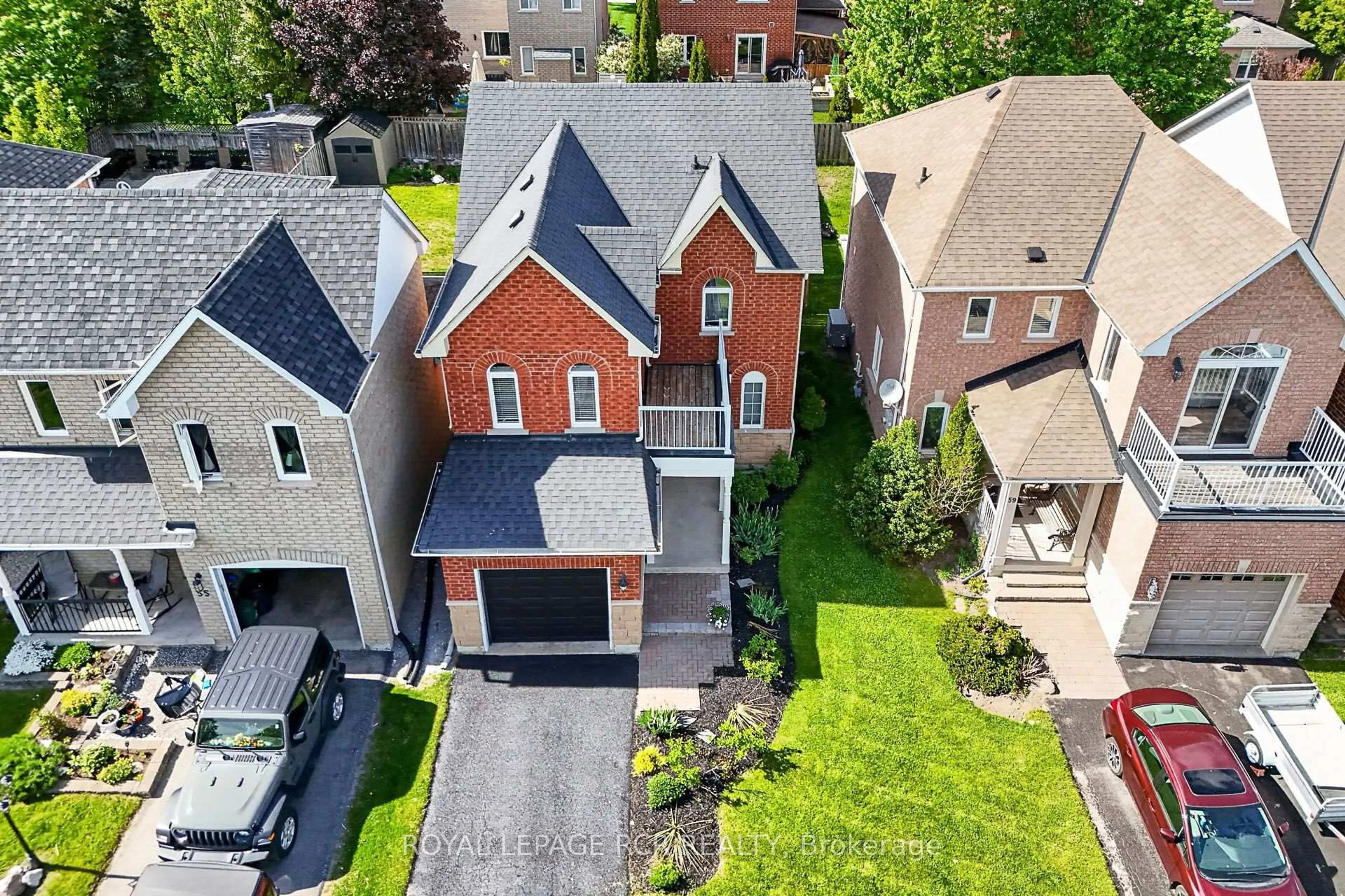 A pic from outside/outdoor area/front of a property/back of a property/a pic from drone, street for 57 Bolster Lane, Uxbridge Ontario L9P 1X8