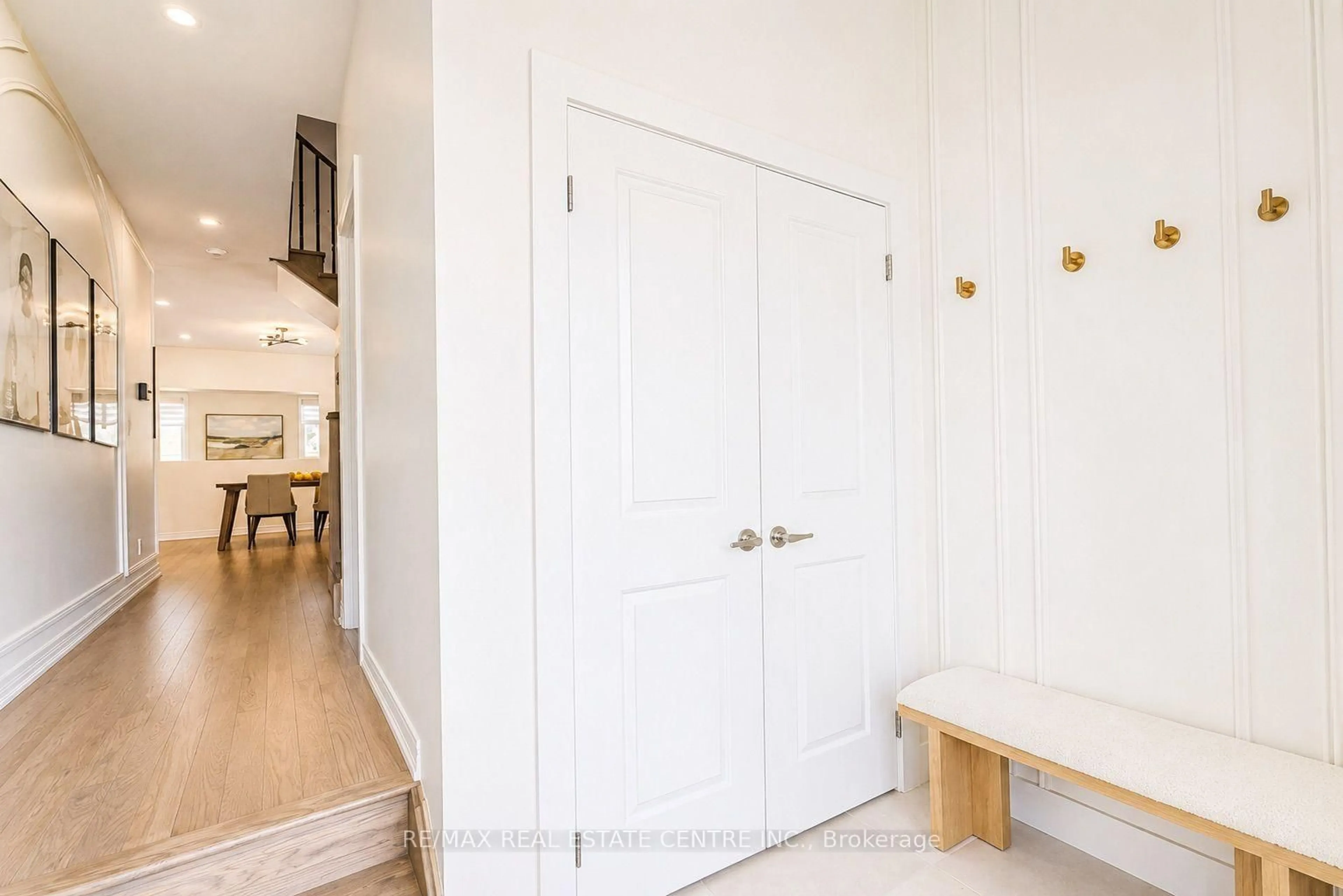 Indoor entryway for 120 Busato Dr, Whitchurch-Stouffville Ontario L4A 4V6