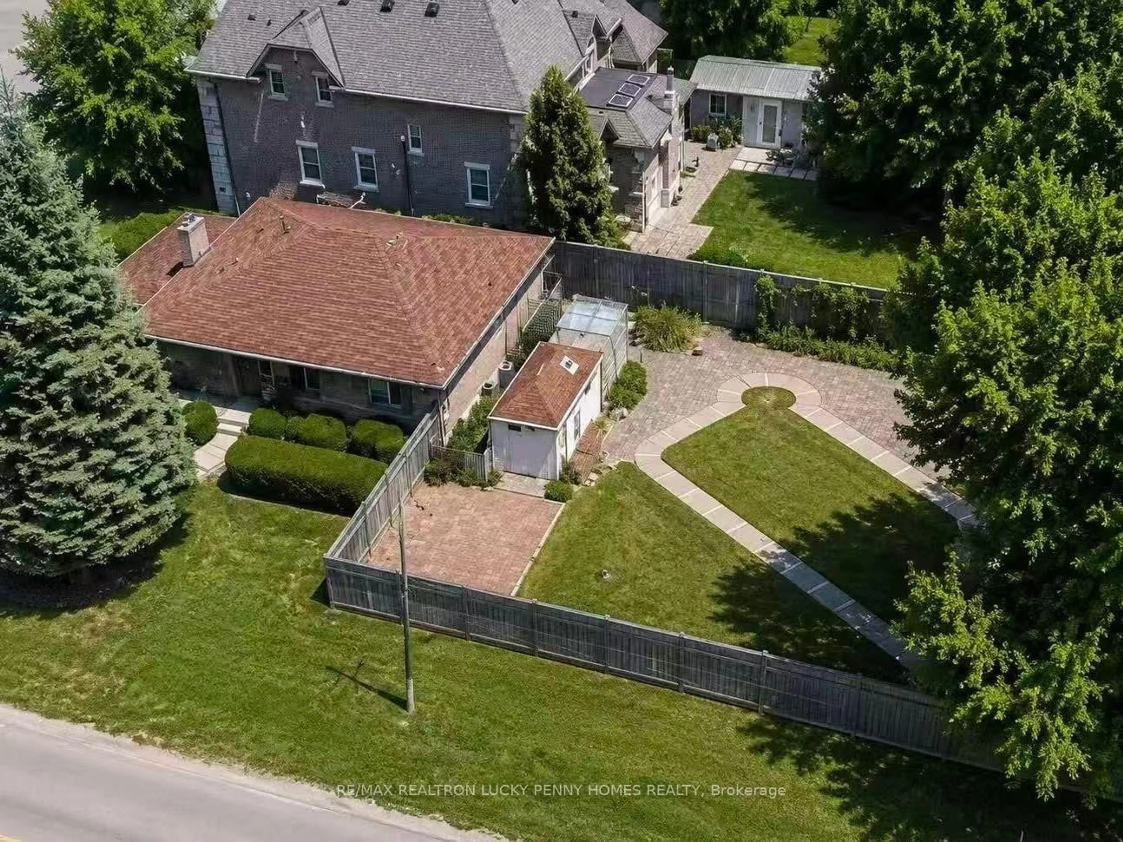A pic from outside/outdoor area/front of a property/back of a property/a pic from drone, street for 19 Abercorn Rd, Markham Ontario L3P 1V5
