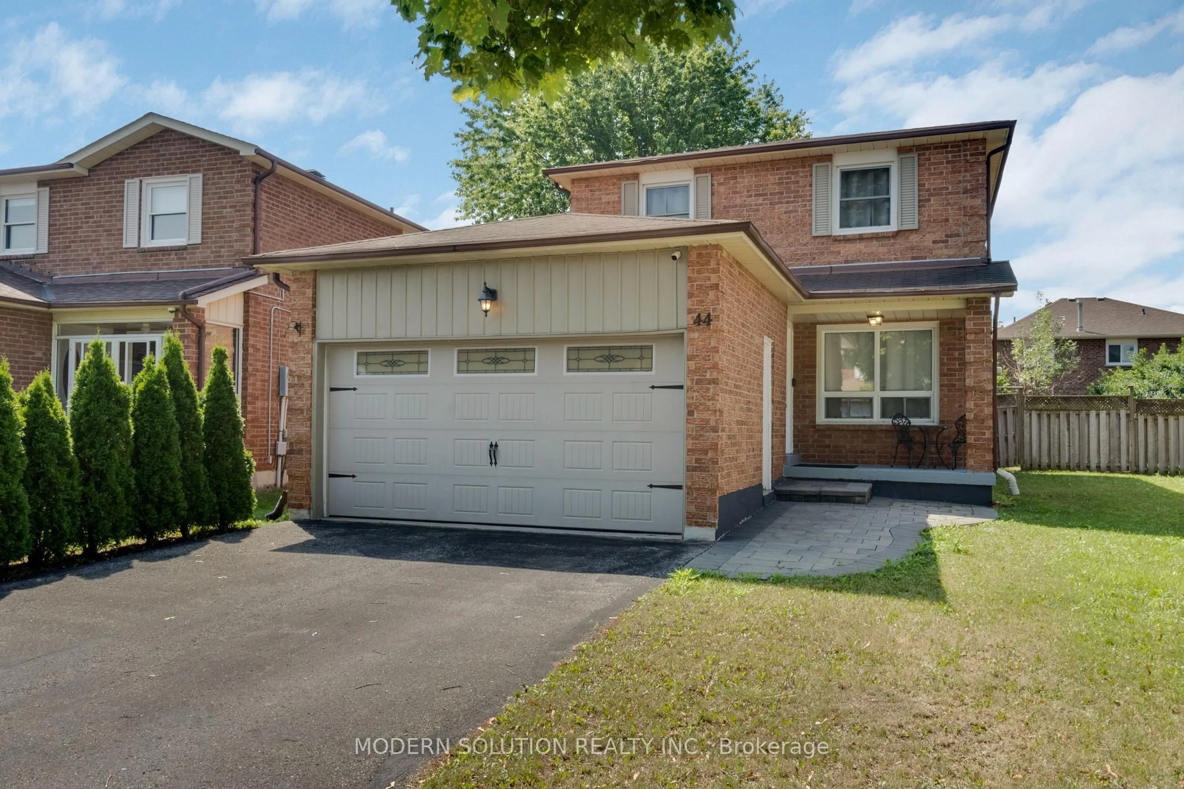 Home with brick exterior material, street for 44 Bendamere Cres, Markham Ontario L3P 6Y1