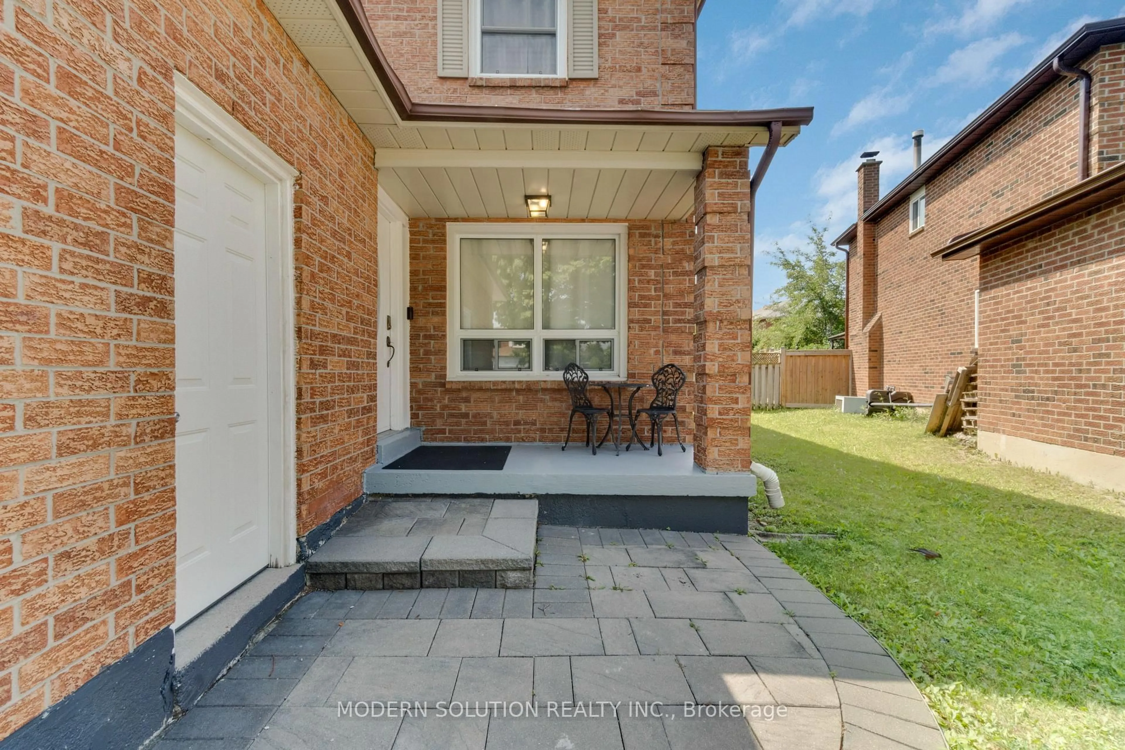 Home with brick exterior material, street for 44 Bendamere Cres, Markham Ontario L3P 6Y1