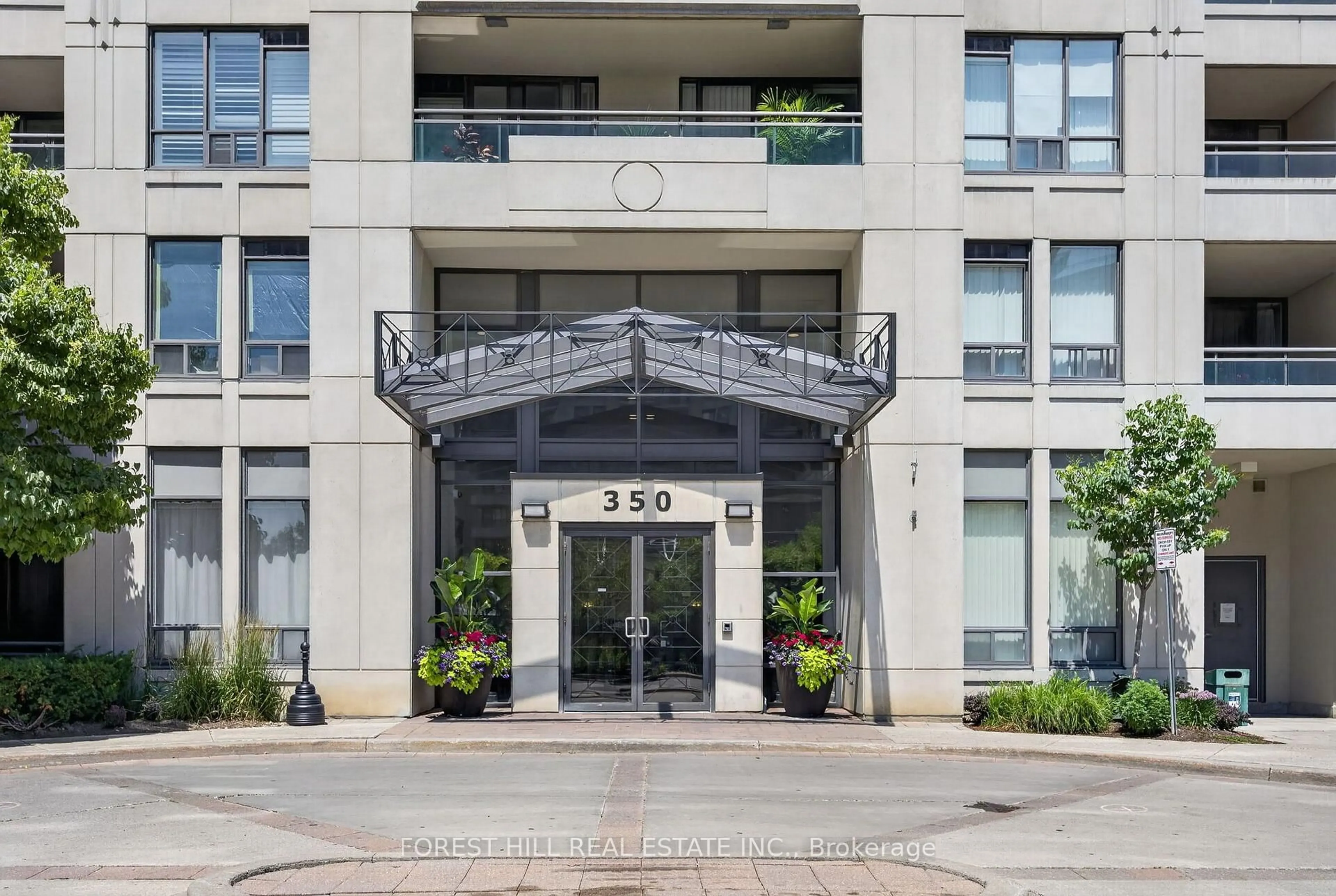 Indoor foyer for 350 Red Maple Rd #407, Richmond Hill Ontario L4C 0T5