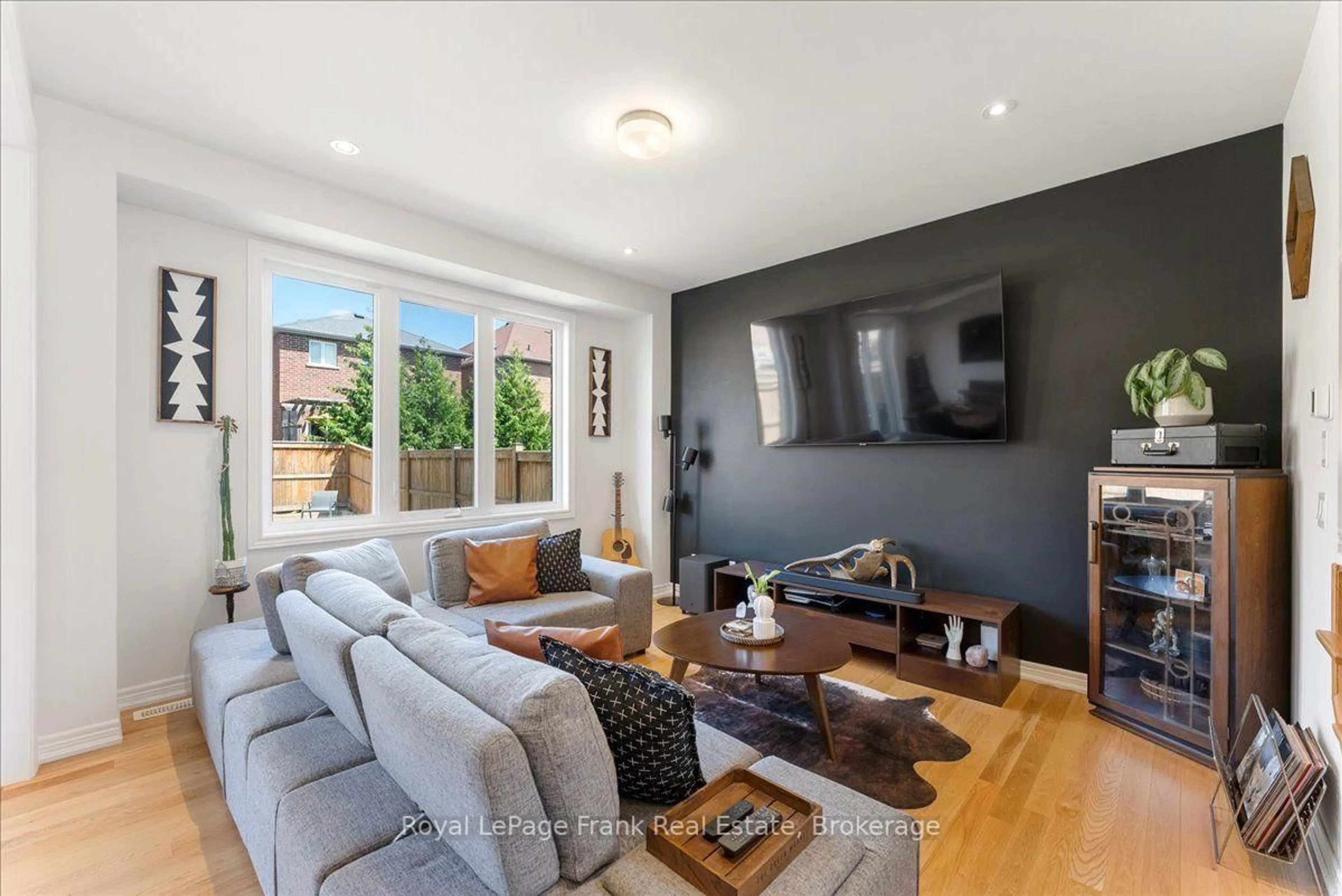 Living room with furniture, unknown for 311 Busato Dr, Whitchurch-Stouffville Ontario L4A 4V1