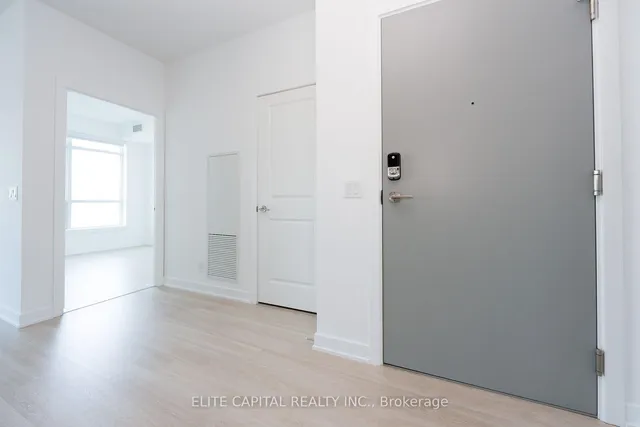 50 Upper Mall Way #428, Vaughan 2