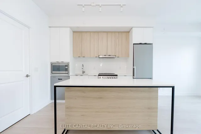 50 Upper Mall Way #428, Vaughan 4