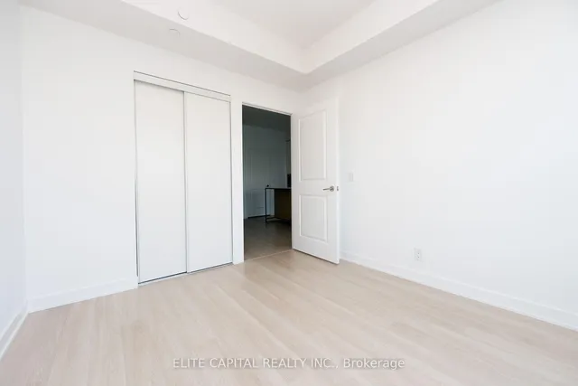 50 Upper Mall Way #428, Vaughan 5
