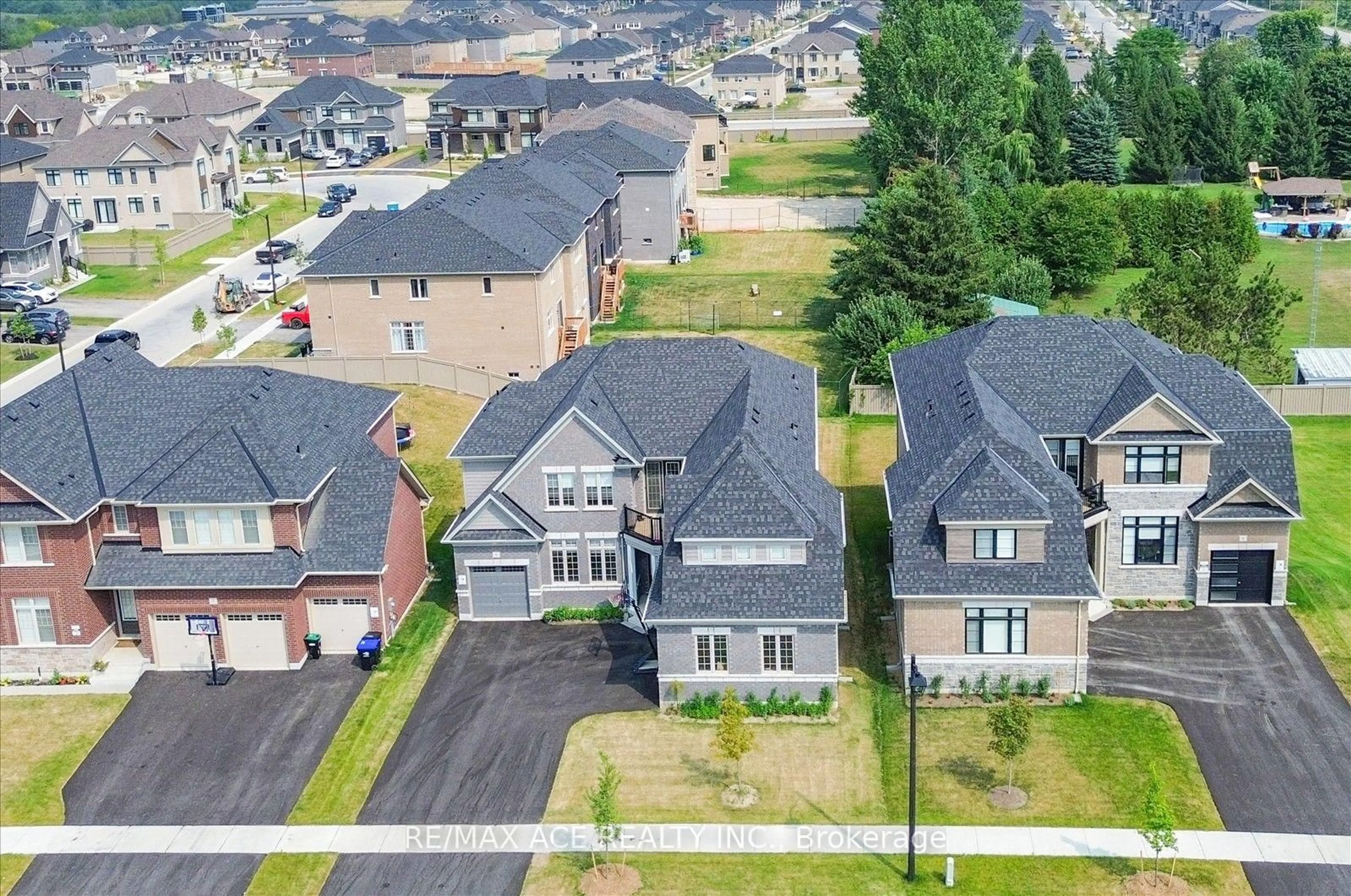A pic from outside/outdoor area/front of a property/back of a property/a pic from drone, street for 4 Emerald Grve, Adjala-Tosorontio Ontario L0G 1W0