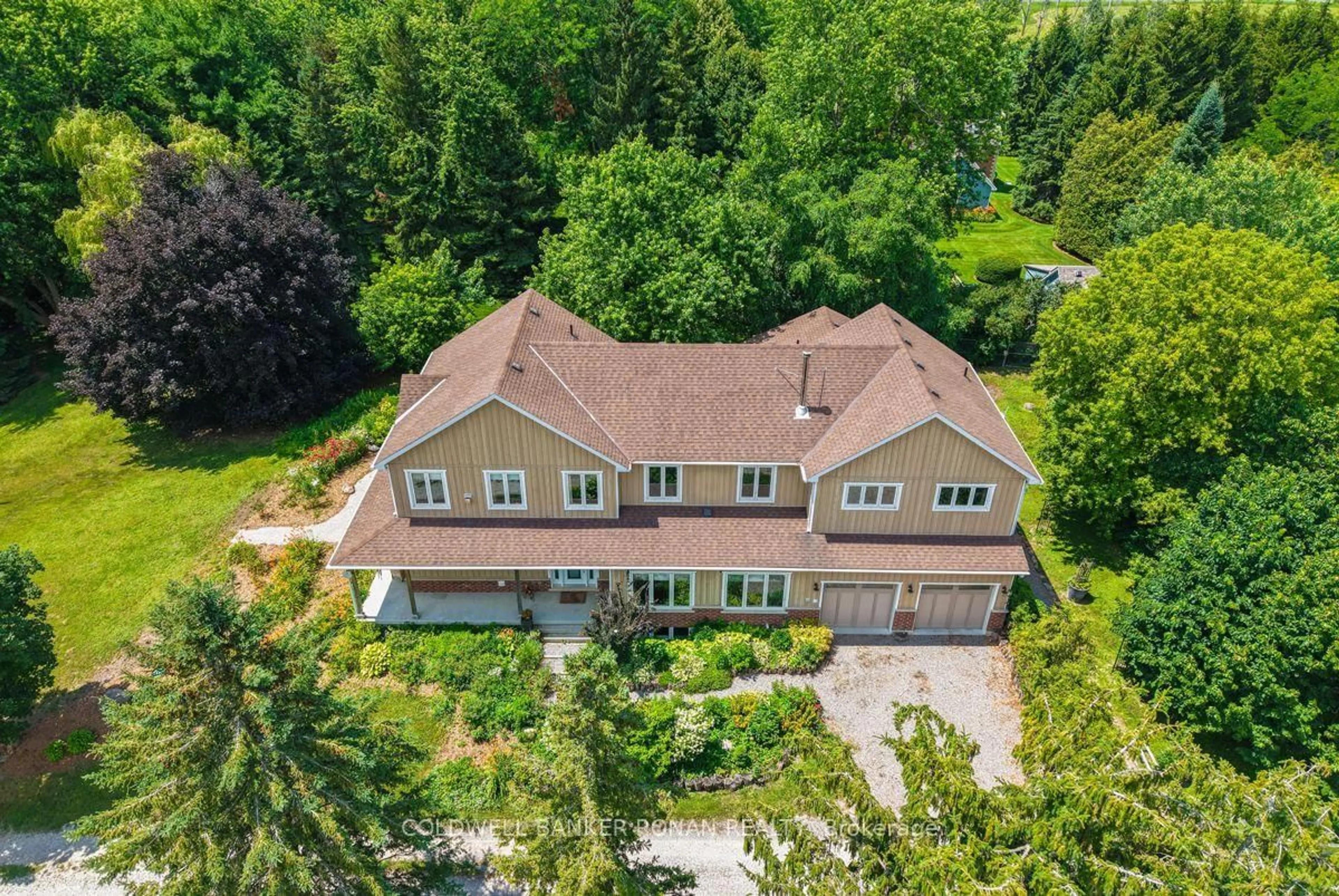 A pic from outside/outdoor area/front of a property/back of a property/a pic from drone, unknown for 5354 3rd Line, New Tecumseth Ontario L0G 1W0