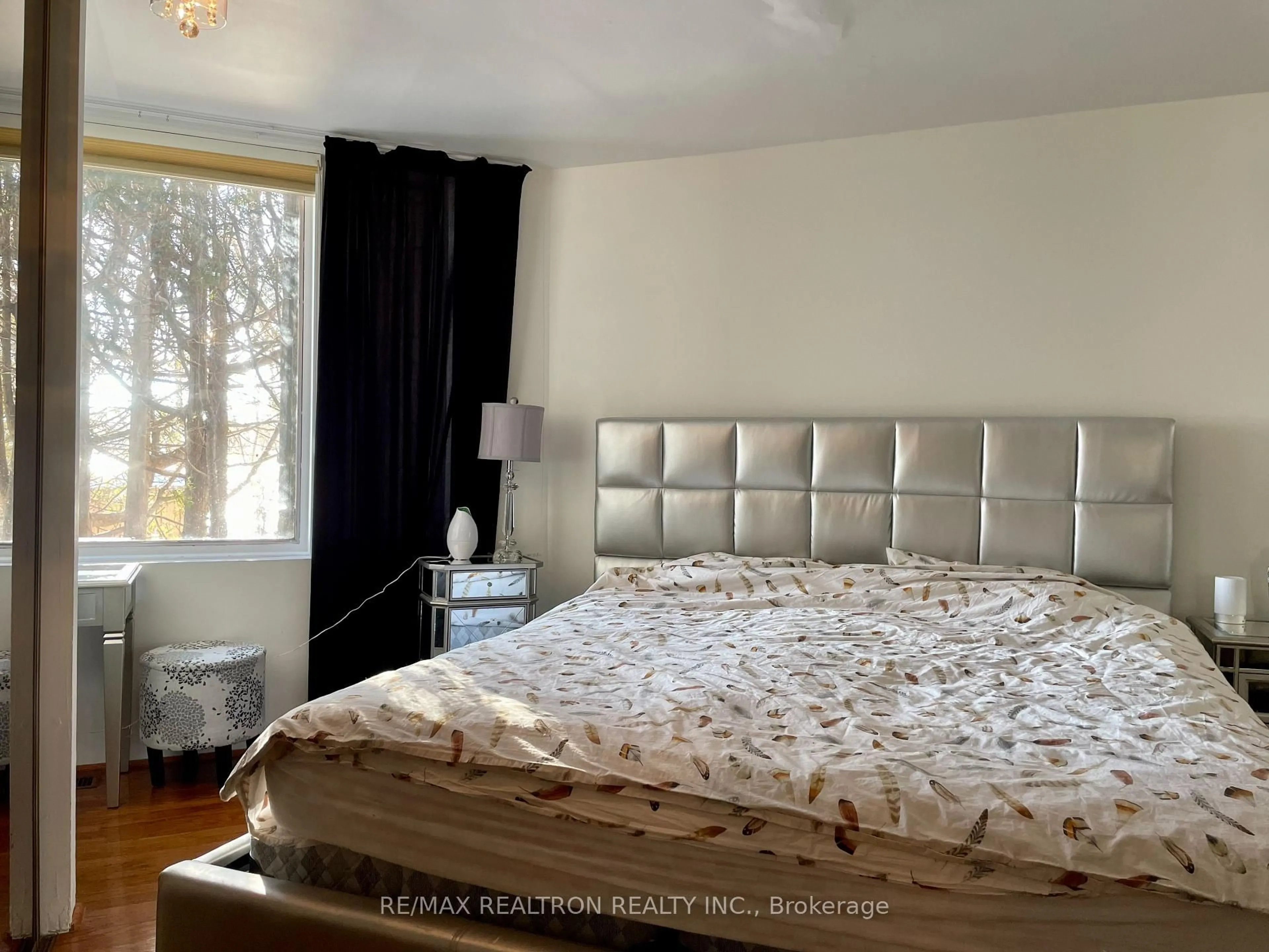 Bedroom with bed, wood/laminate floor for 225 Lakeland Cres, Richmond Hill Ontario L4E 3A5