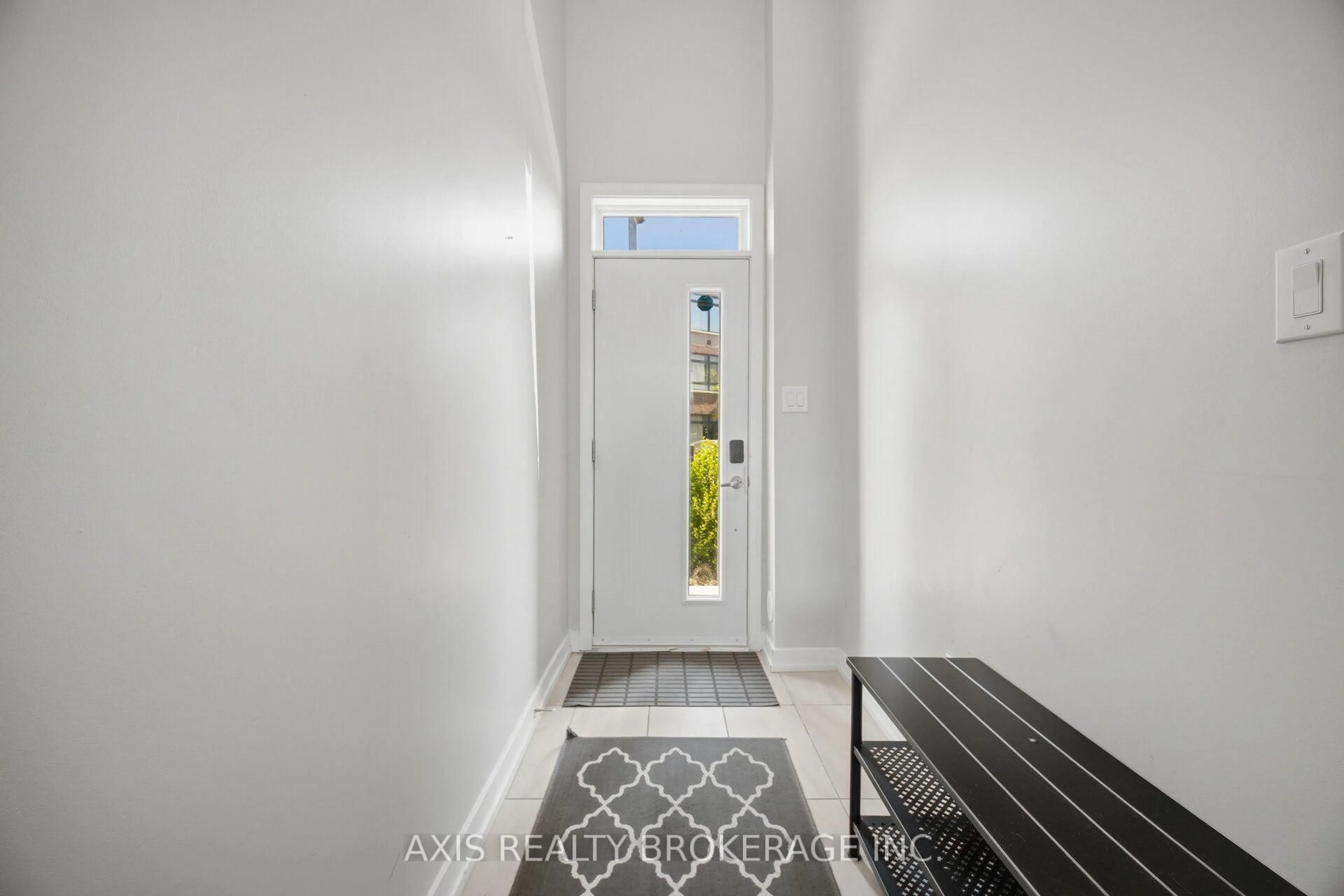 Indoor entryway for 250 Dalhousie St, Vaughan Ontario L4L 0L8
