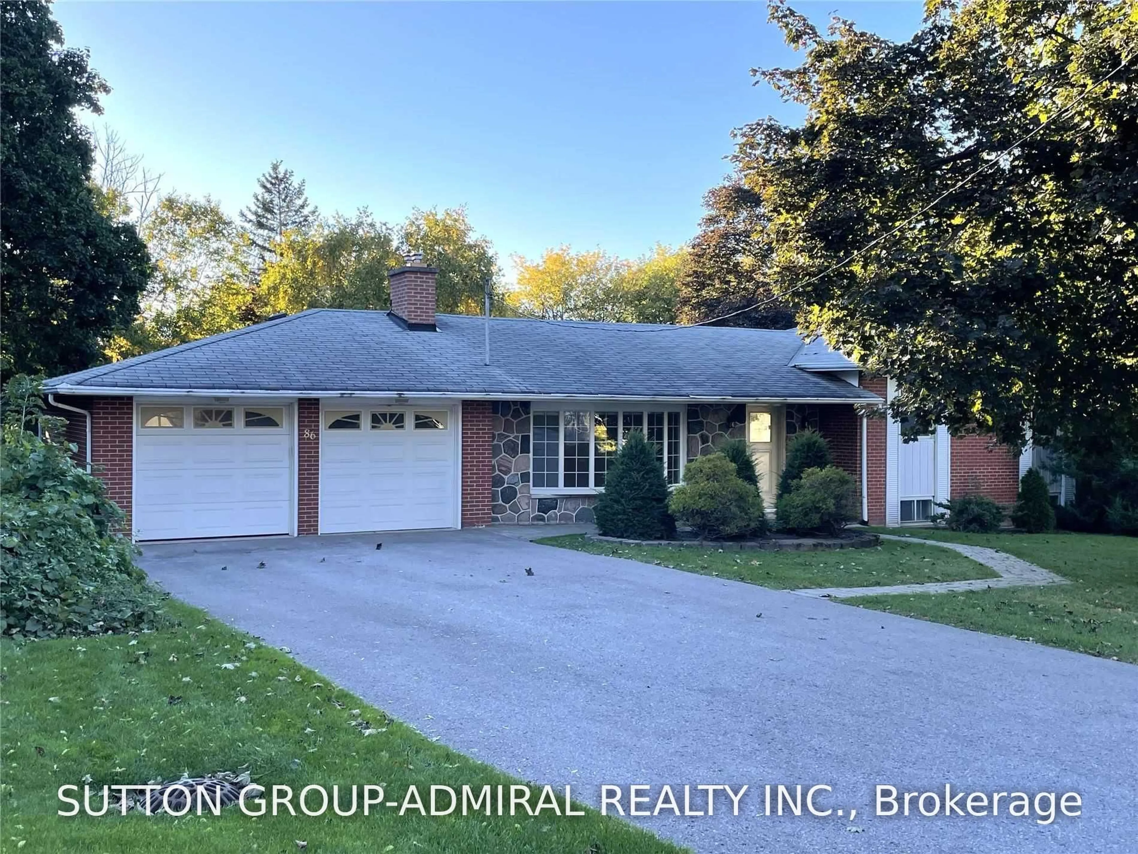 Home with brick exterior material, street for 86 Hamilton Dr, Newmarket Ontario L3Y 3E8