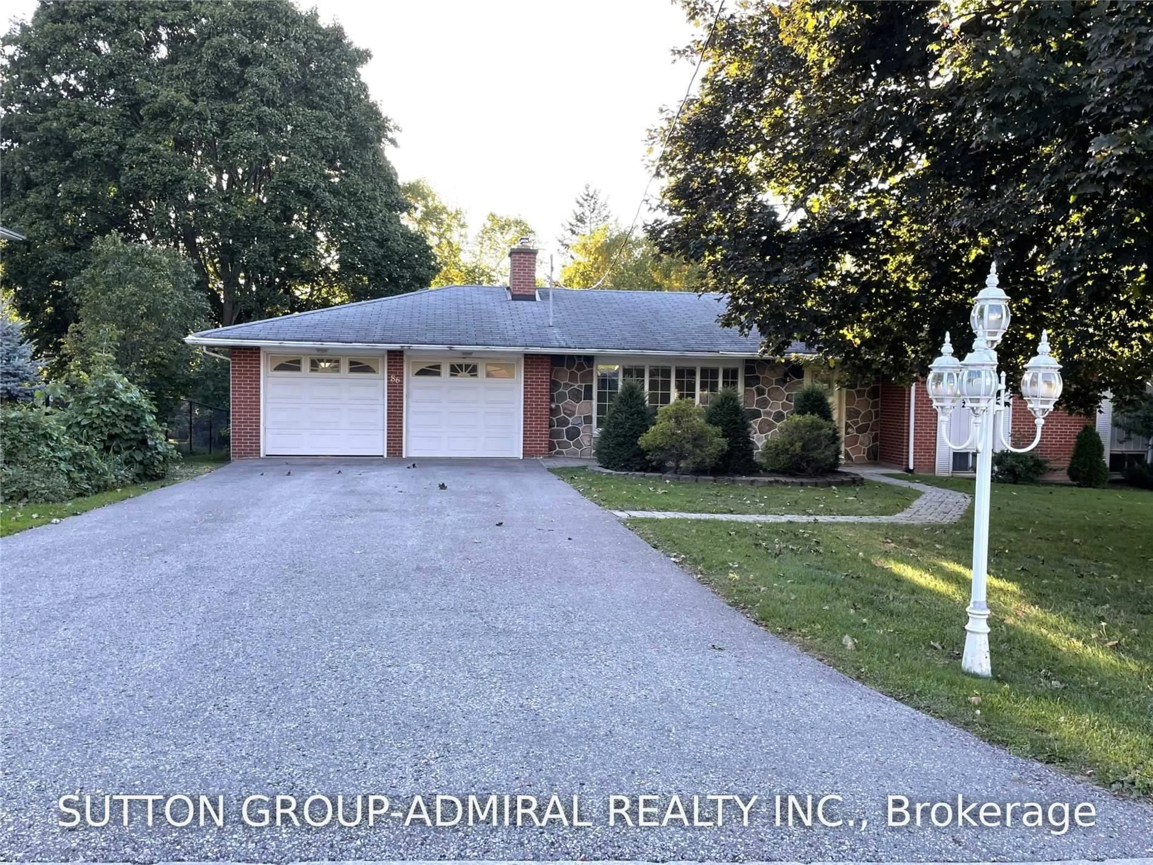 Home with brick exterior material, street for 86 Hamilton Dr, Newmarket Ontario L3Y 3E8
