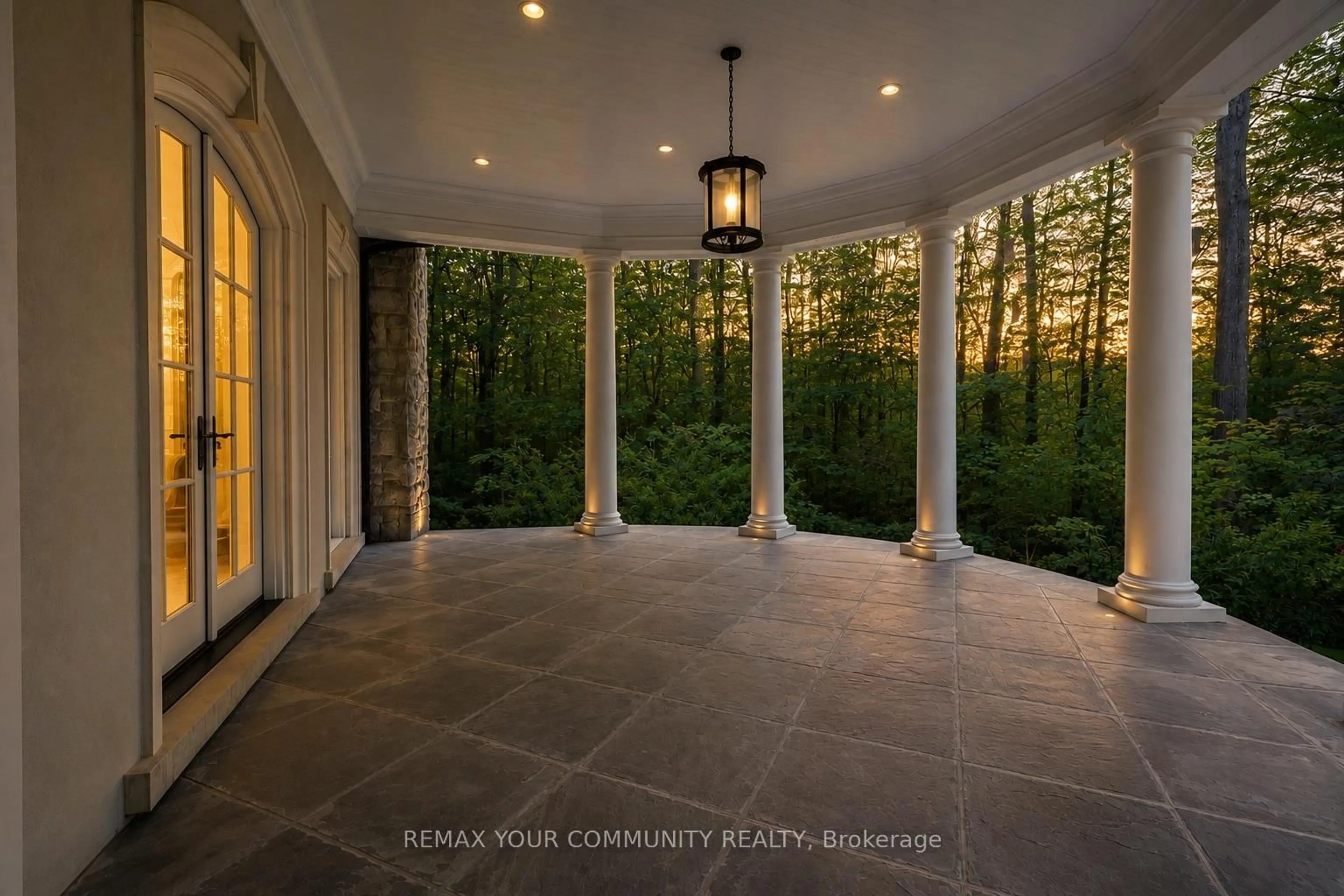 Patio, unknown for 27 Bridgewater Dr, Richmond Hill Ontario L4E 3N4
