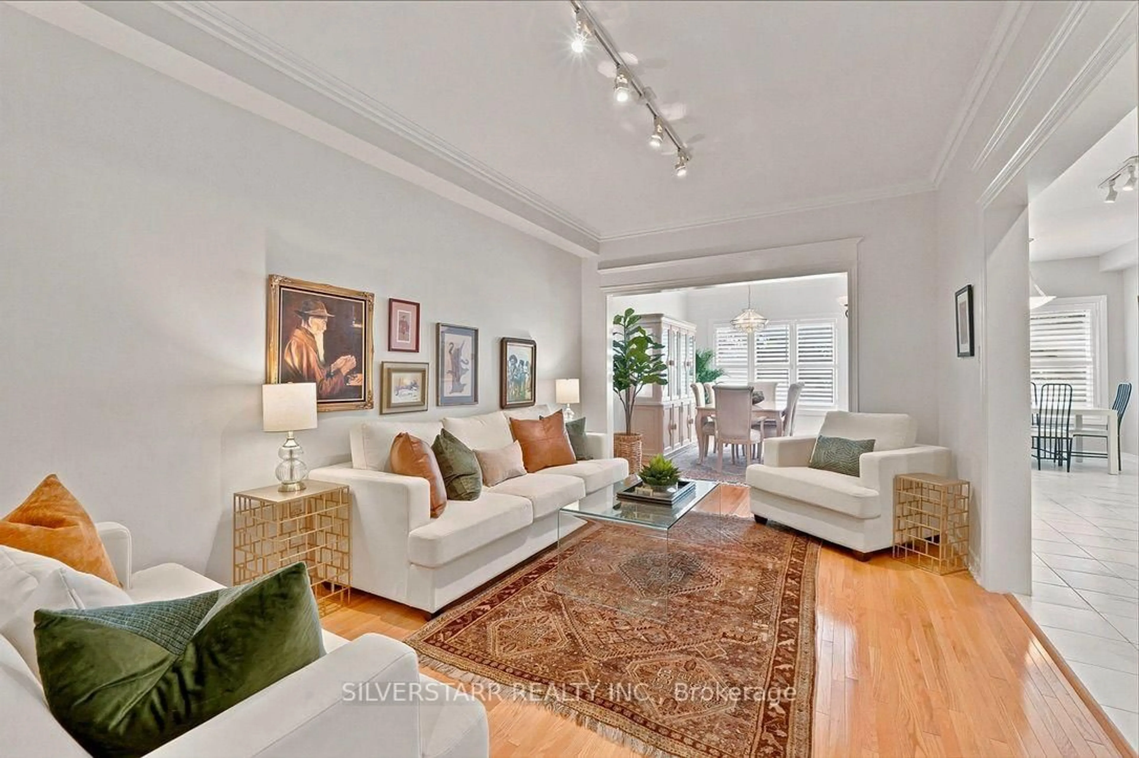 Living room with furniture, unknown for 255 Shaftsbury Ave #23, Richmond Hill Ontario L4C 0L9