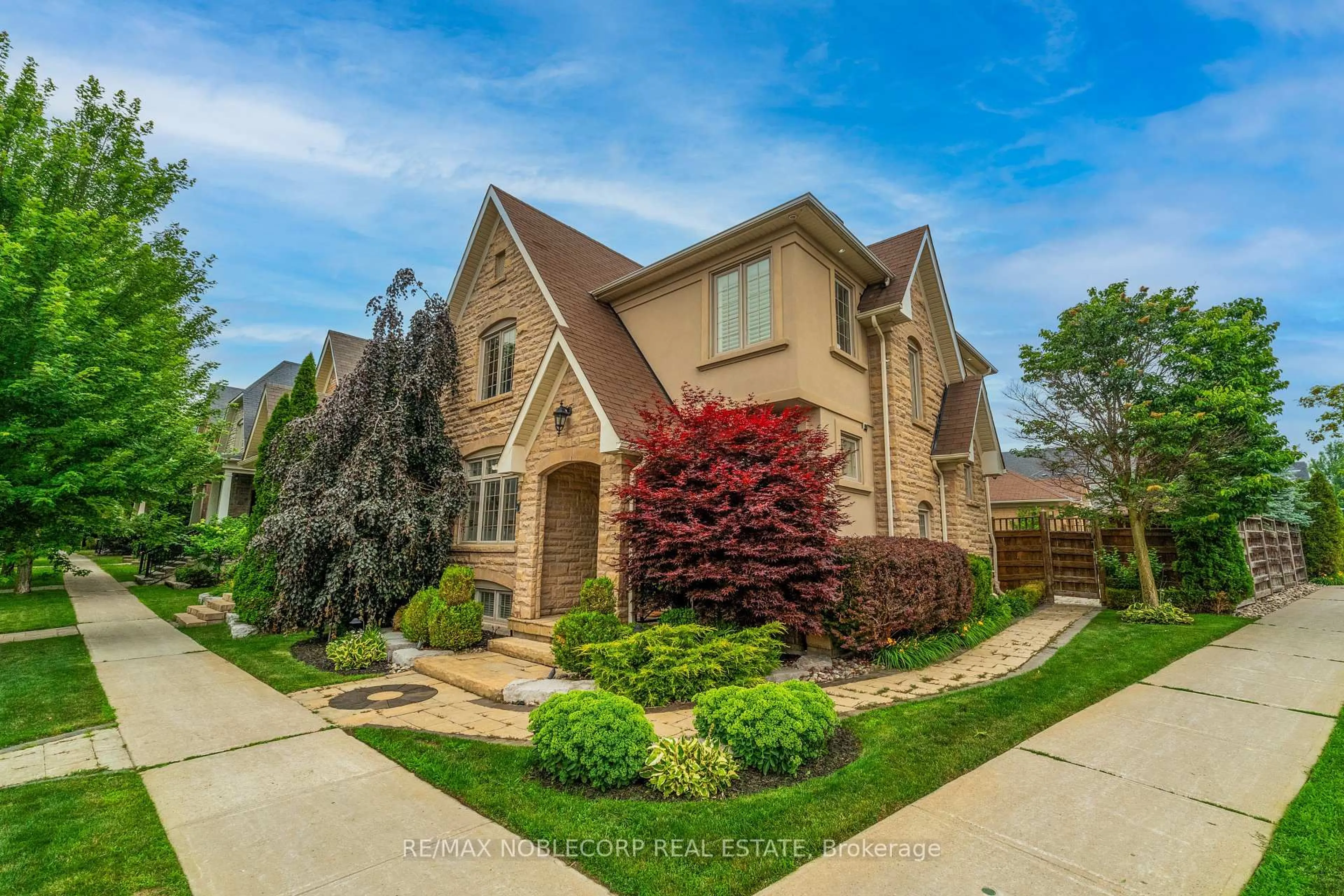 Home with brick exterior material, street for 2 Glengordon Cres, Markham Ontario L6C 0K1