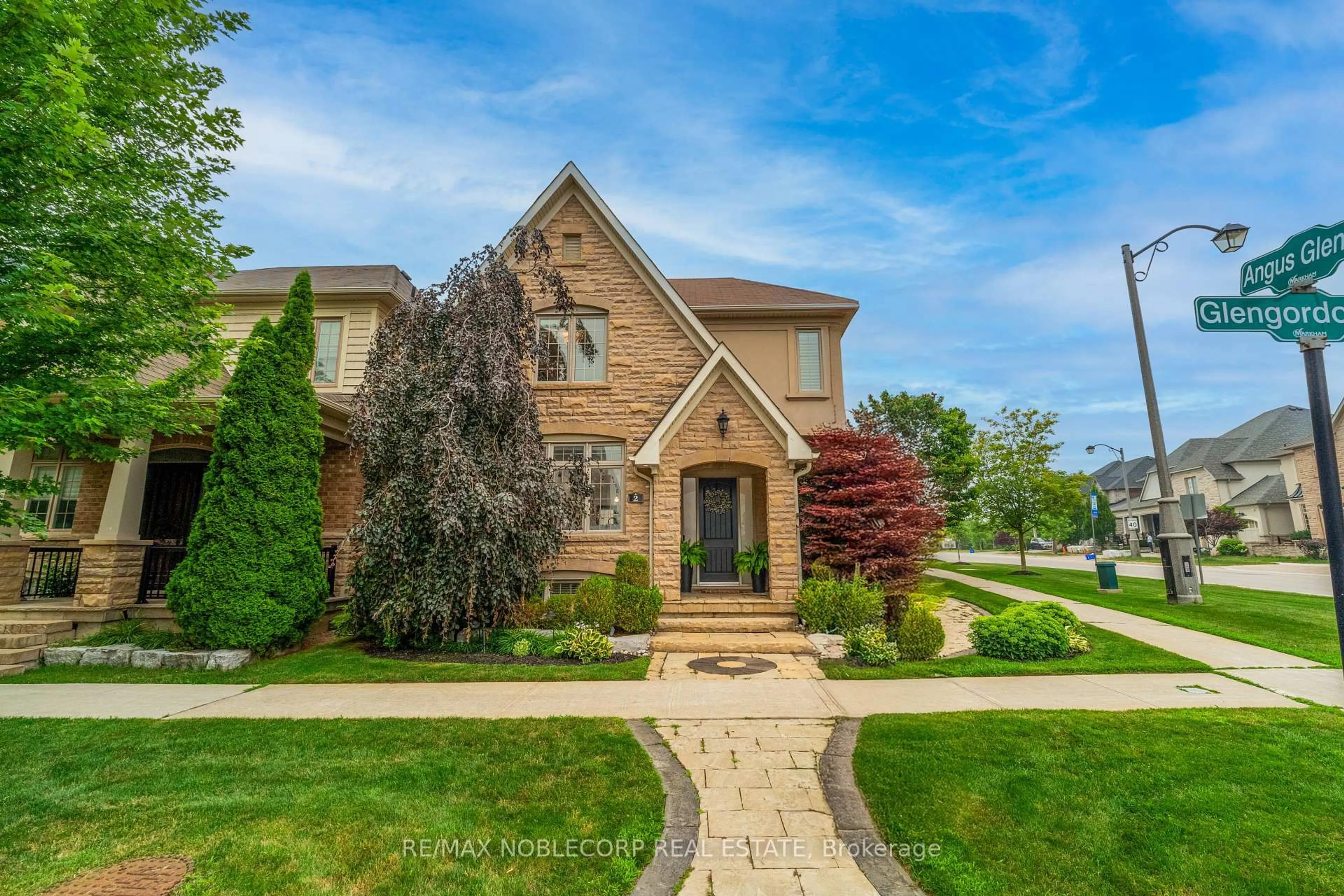 Home with brick exterior material, street for 2 Glengordon Cres, Markham Ontario L6C 0K1