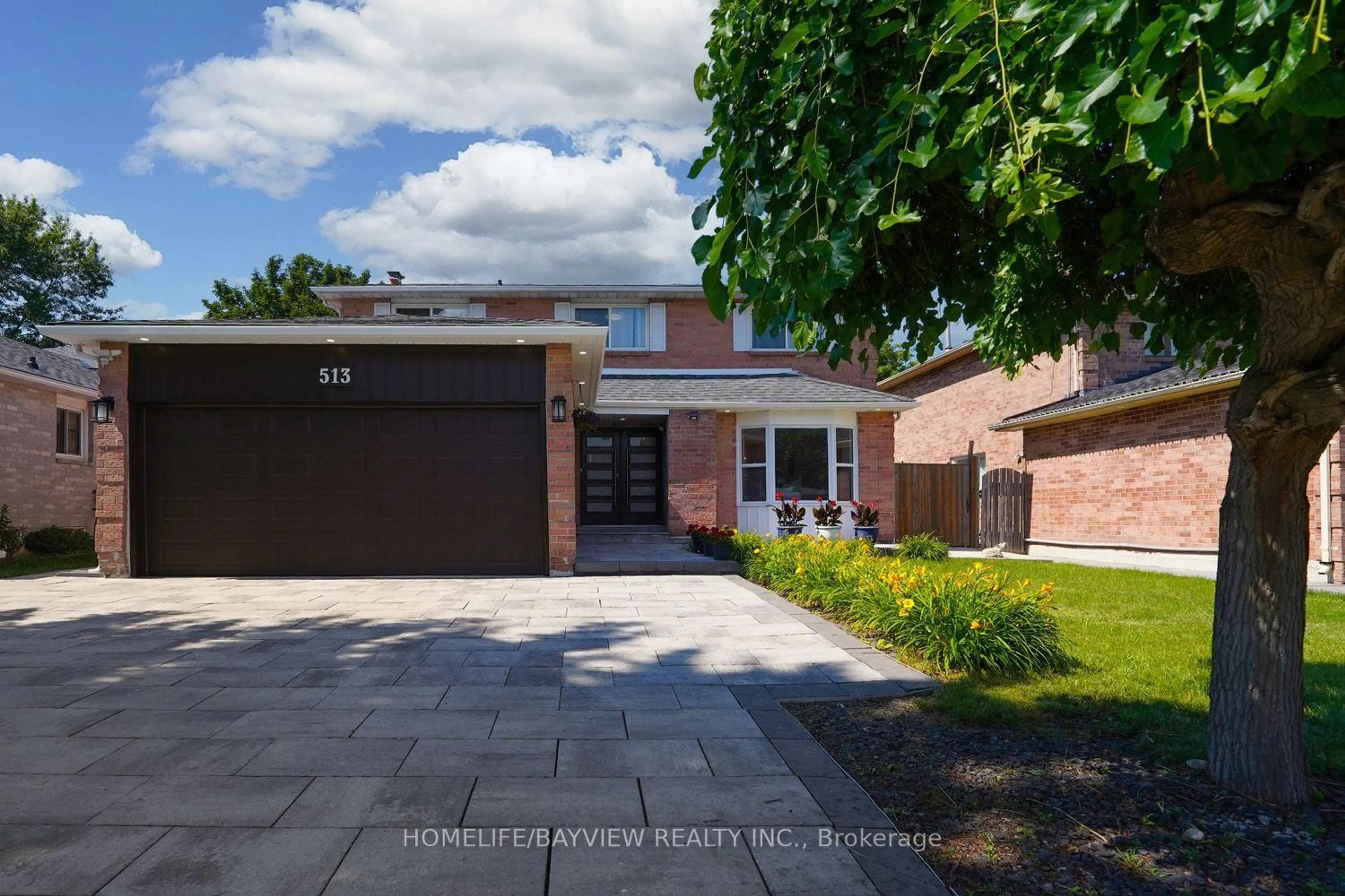 Home with brick exterior material, street for 513 Bristol Rd, Newmarket Ontario L3Y 6T4