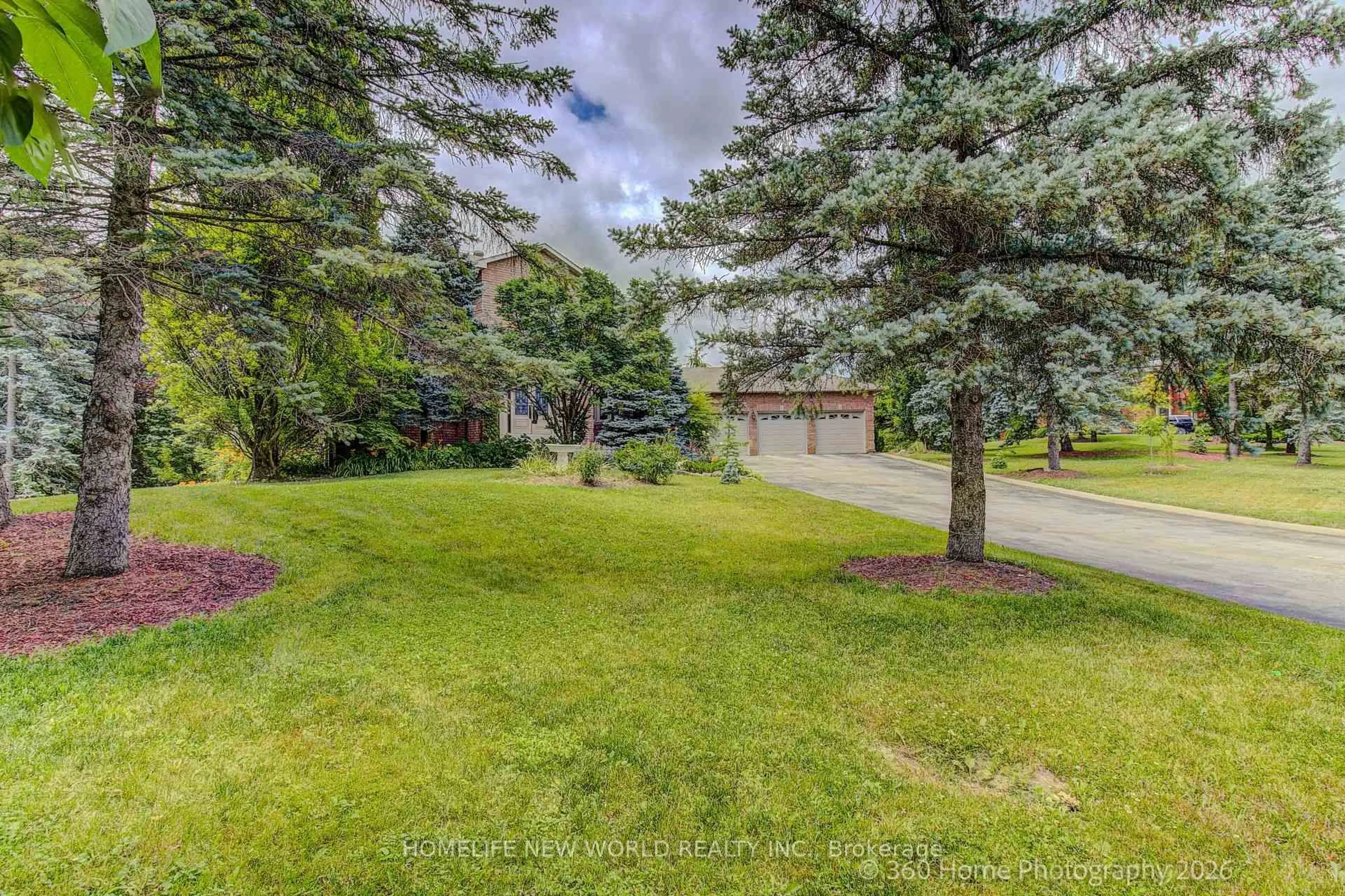 Unknown for 212 Burns Blvd, King Ontario L7B 1C8
