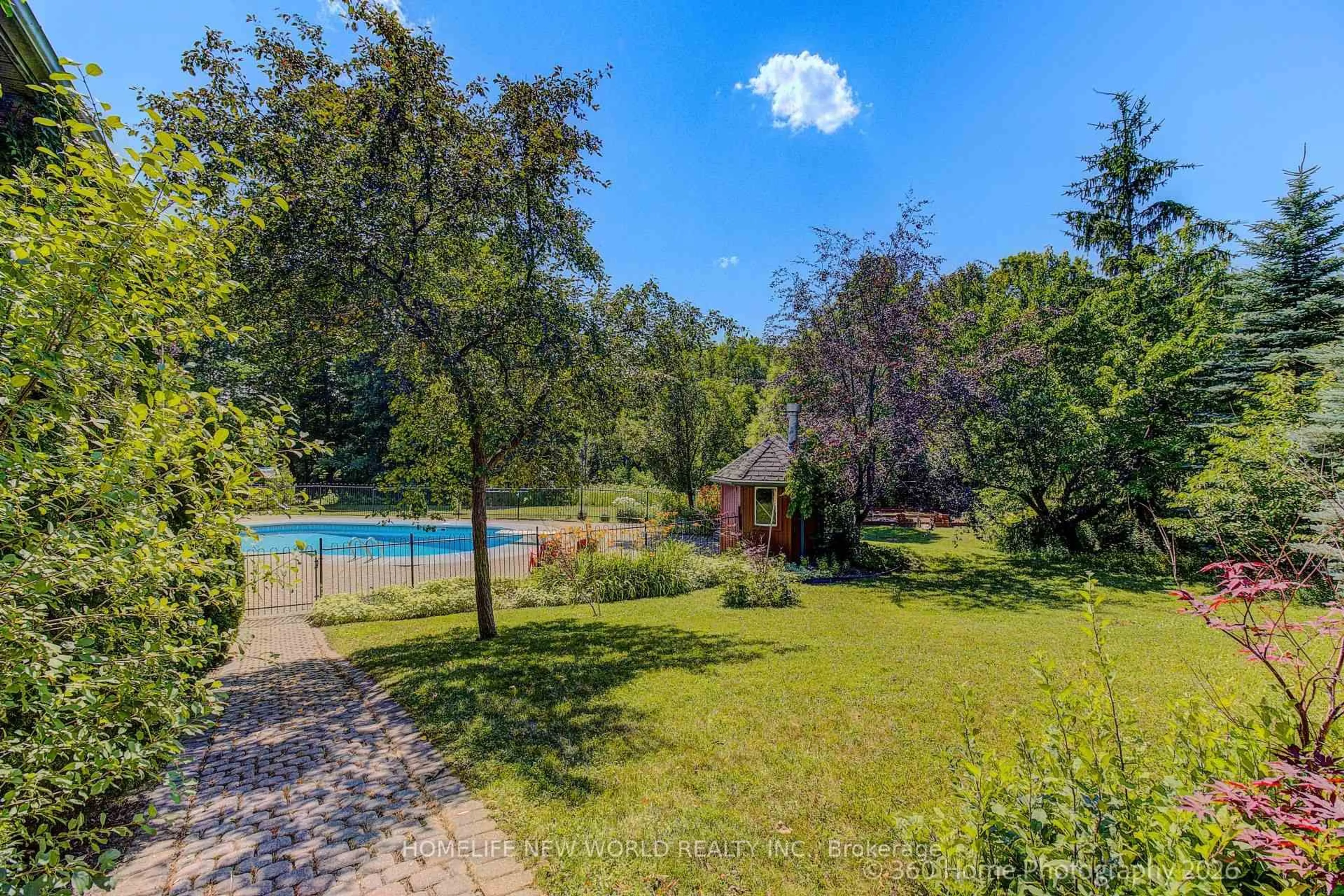 Pool for 212 Burns Blvd, King Ontario L7B 1C8