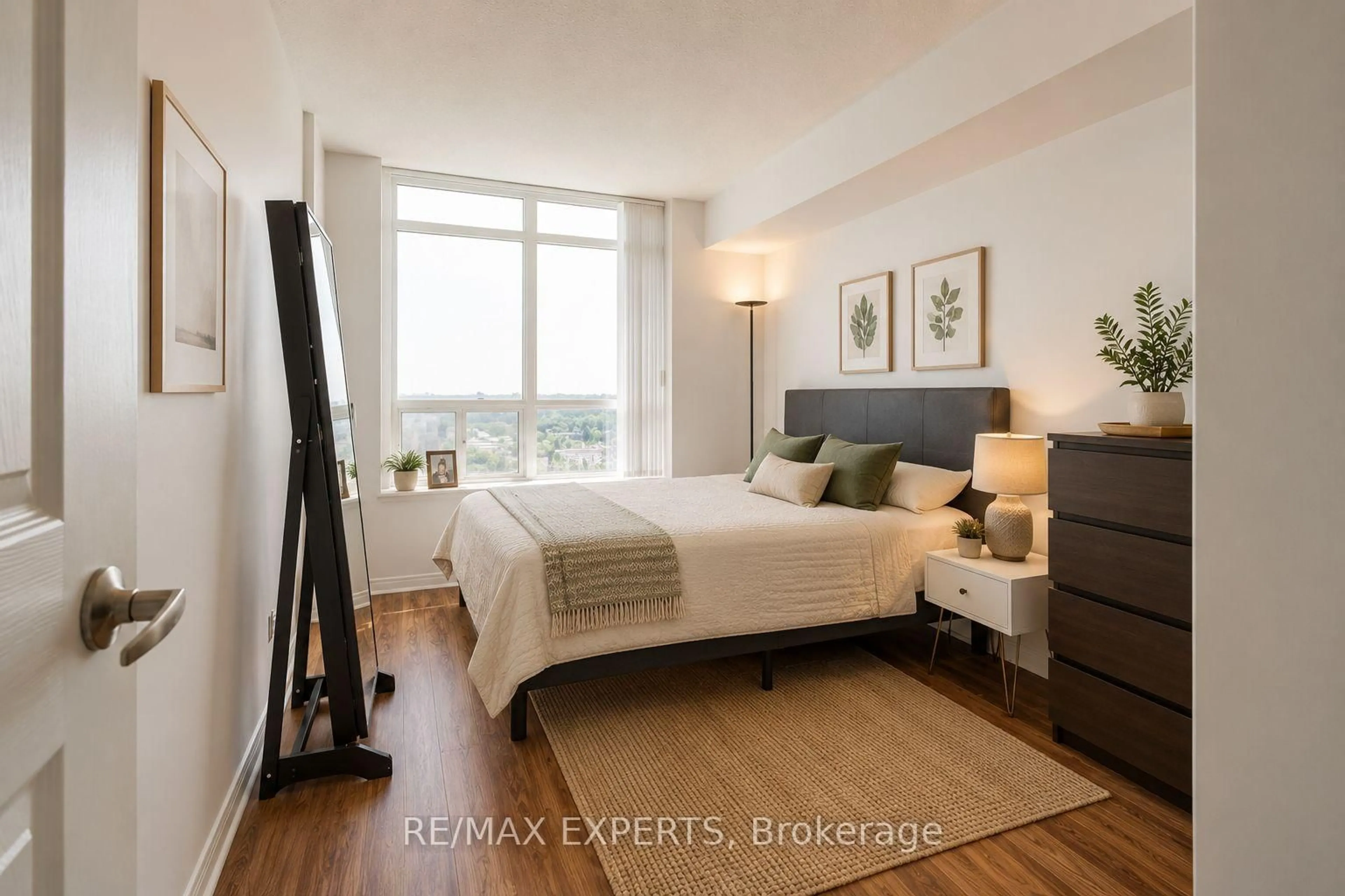 Bedroom with bed, wood/laminate floor for 75 King William Cres #1009, Richmond Hill Ontario L4B 0C1
