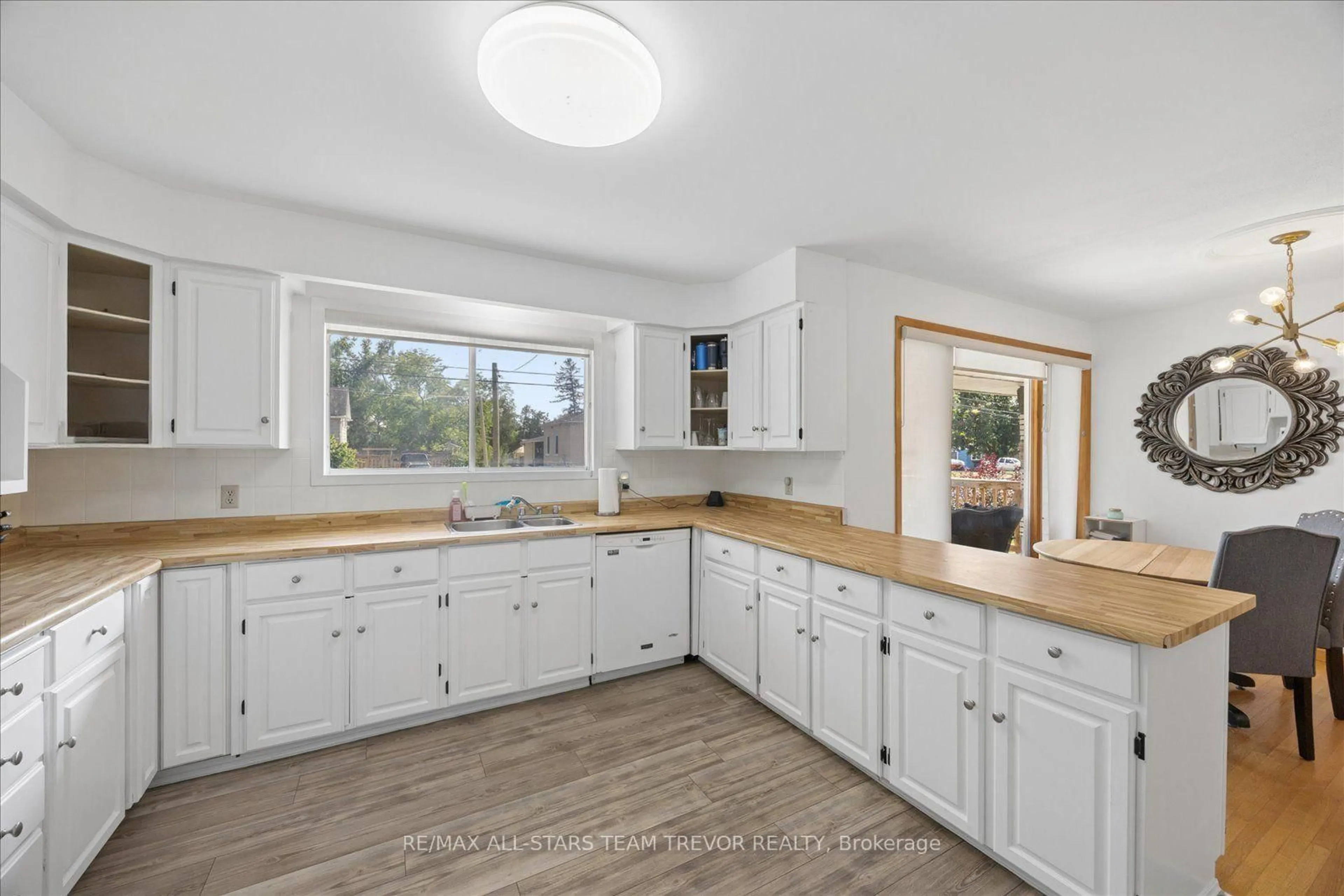 Open concept kitchen, unknown for 280 Bay St, Brock Ontario L0K 1A0