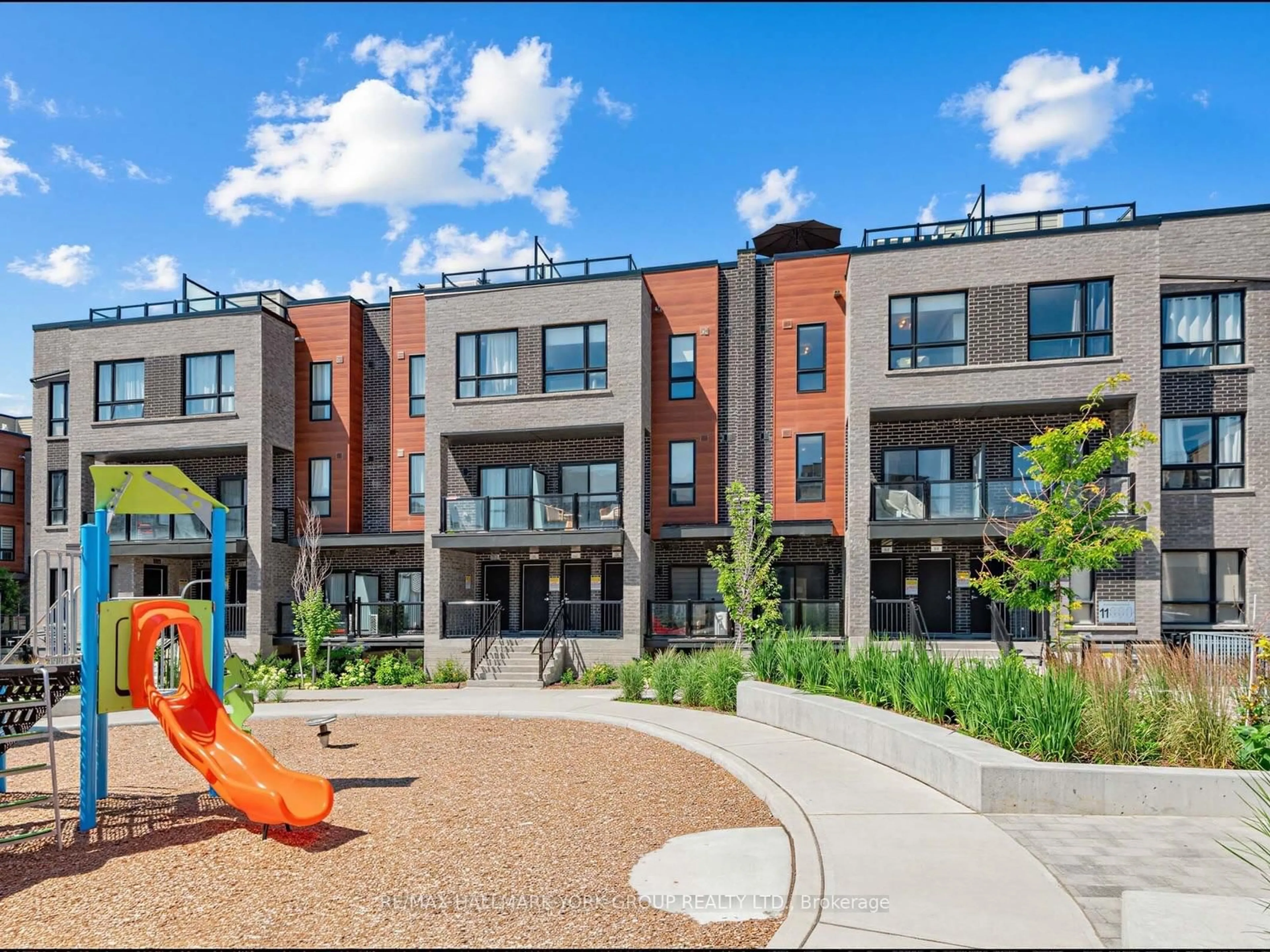 Unknown for 11 Lytham Green Circ #Suite 18, Newmarket Ontario L3Y 0H5