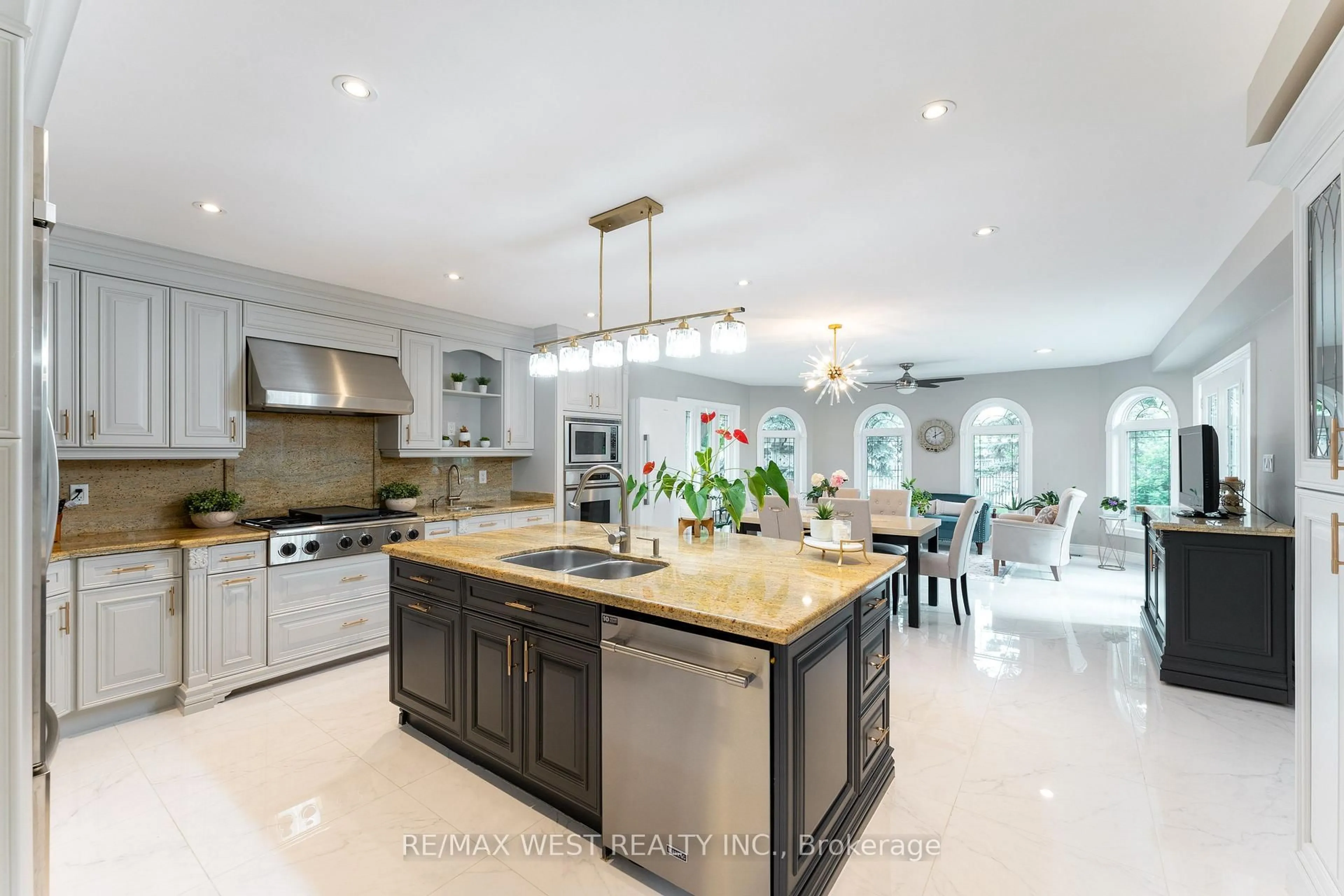 Open concept kitchen, ceramic/tile floor for 72 Alpha Crt, Vaughan Ontario L4L 8Y2