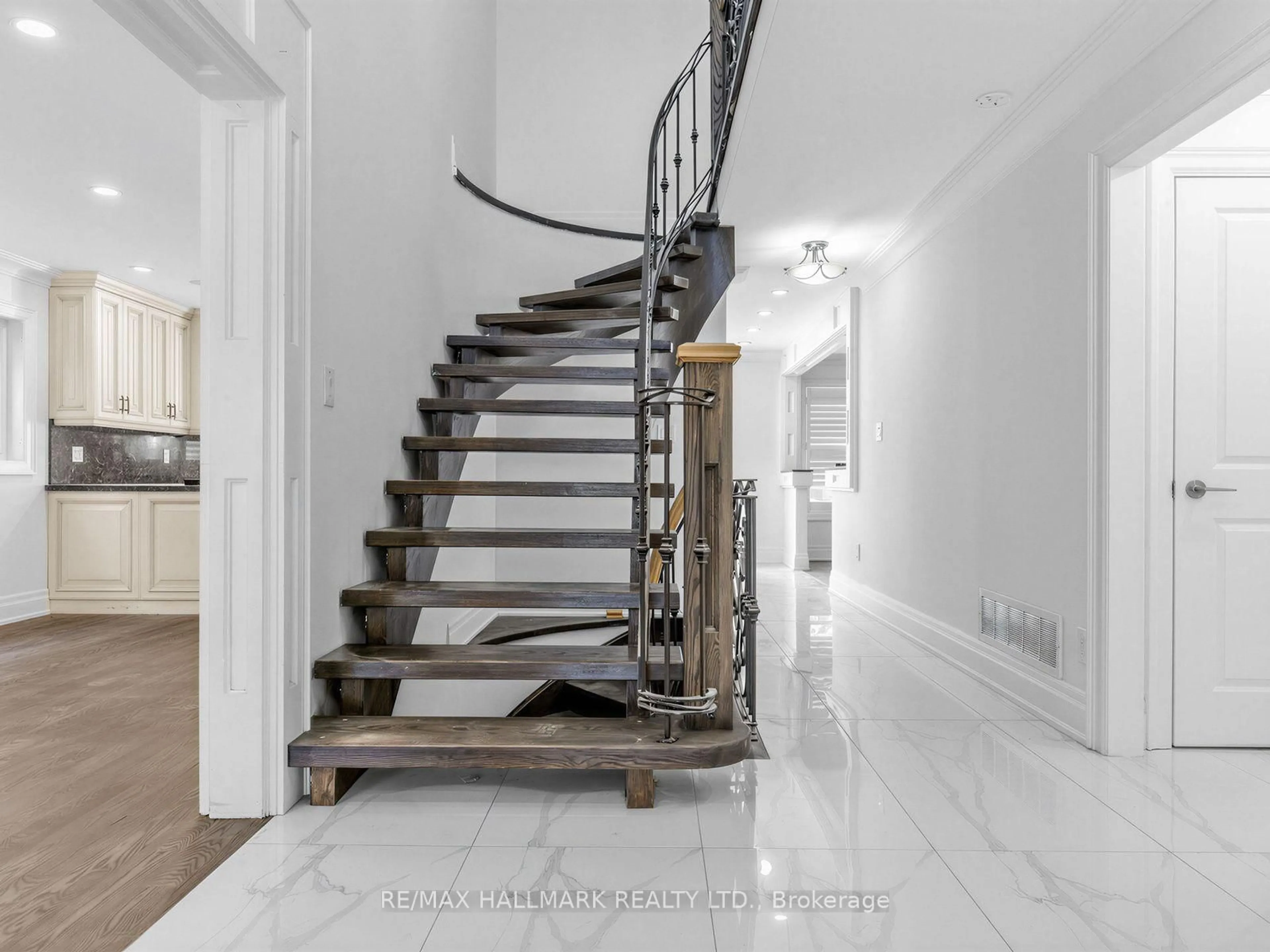 Stairs for 287 Andy Cres, Vaughan Ontario L4H 1C4