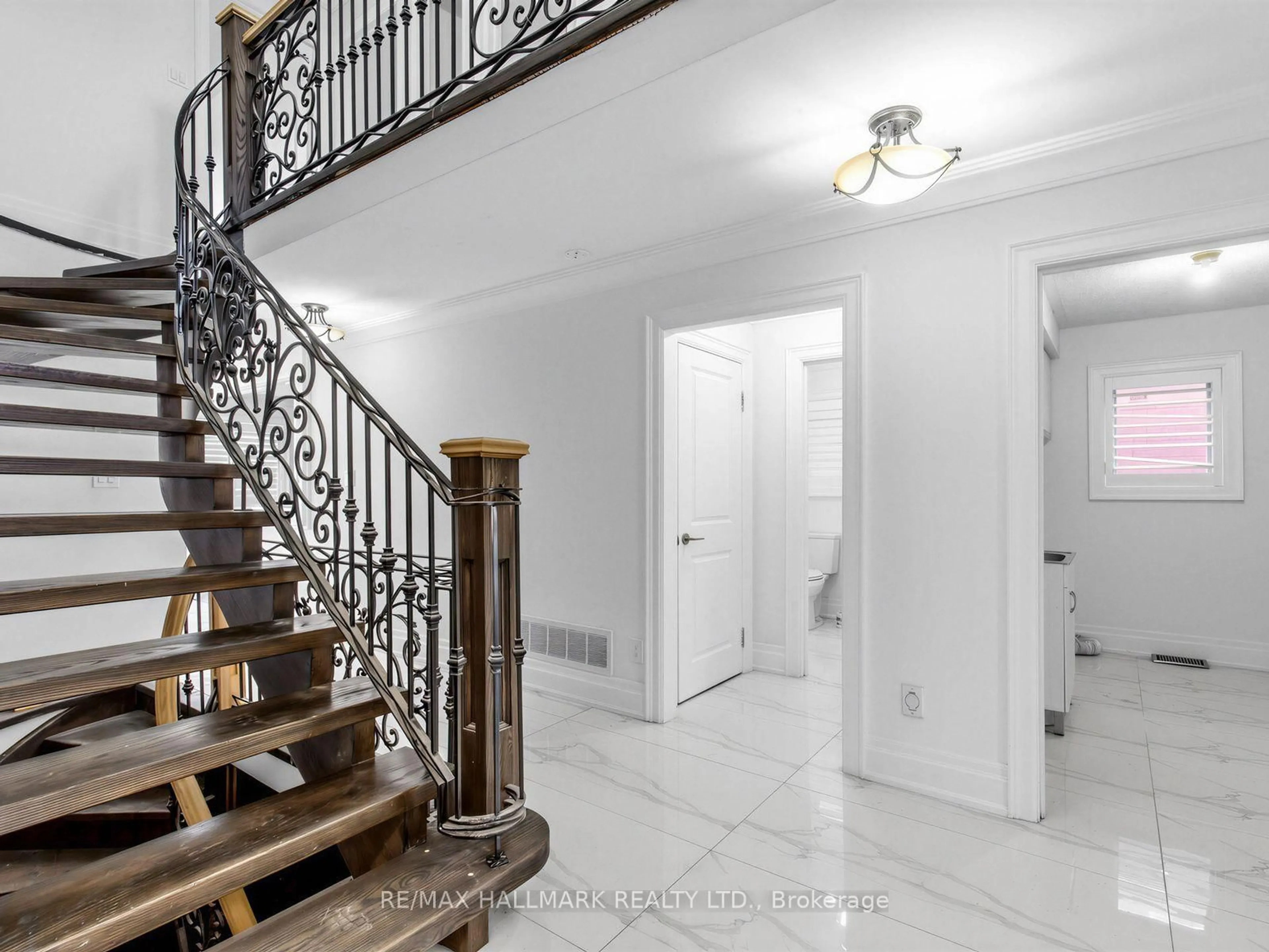 Unknown for 287 Andy Cres, Vaughan Ontario L4H 1C4