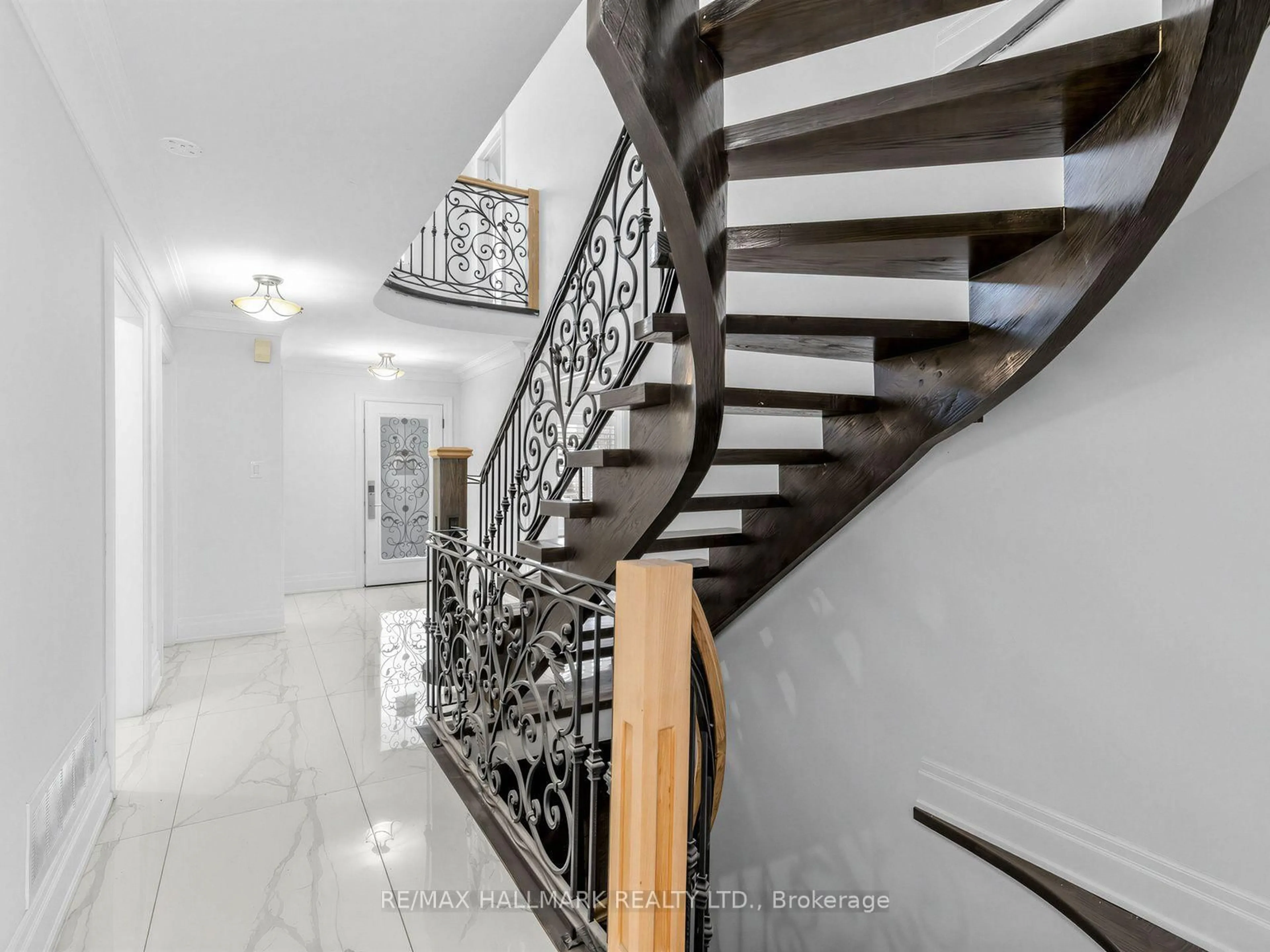 Stairs for 287 Andy Cres, Vaughan Ontario L4H 1C4