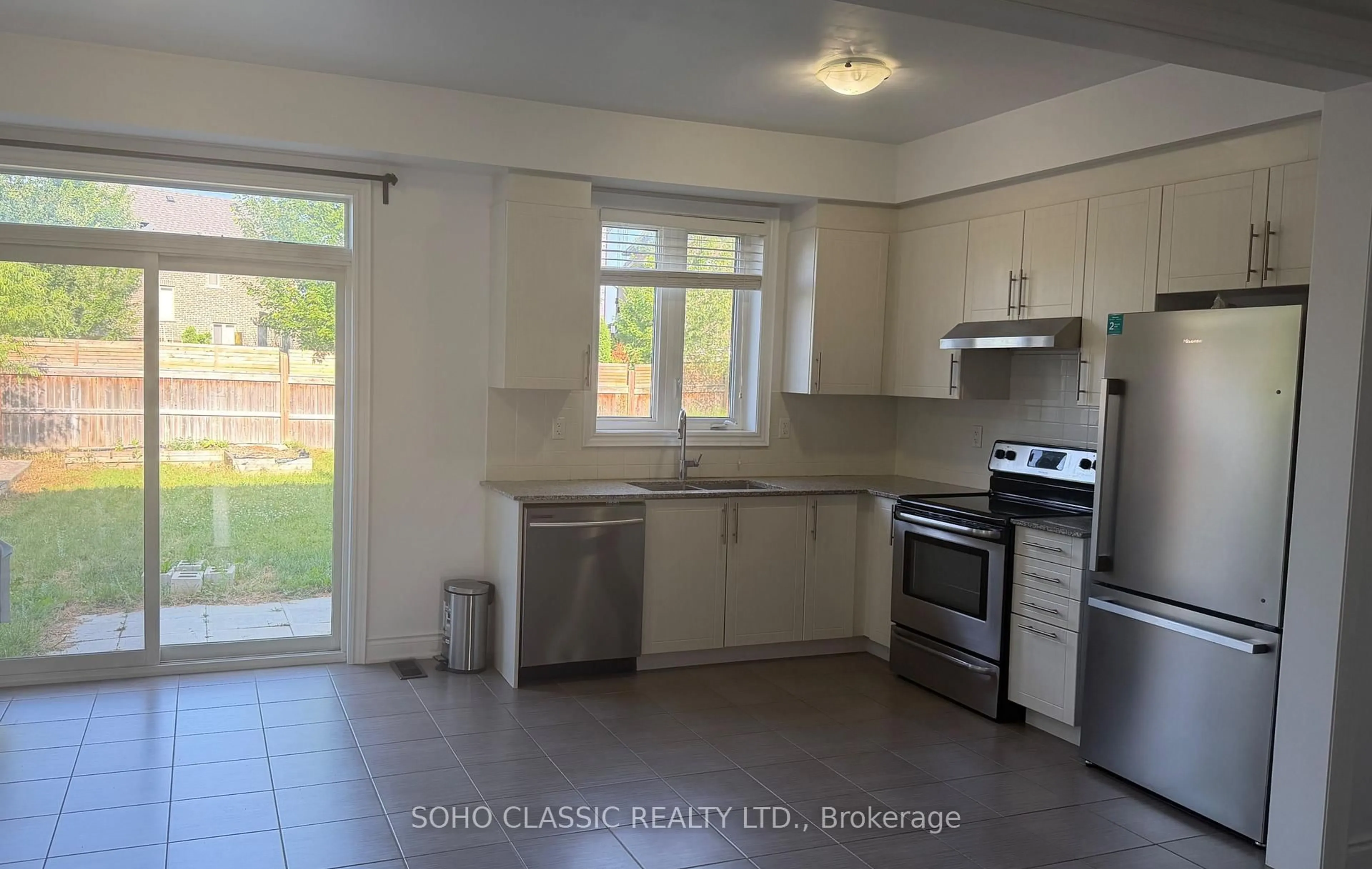 Standard kitchen, unknown for 141 Countryman Rd, East Gwillimbury Ontario L9N 0N8
